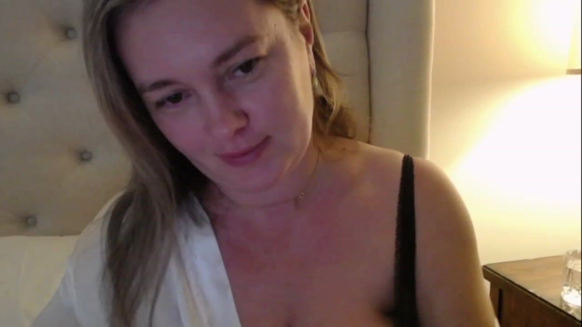 Gallery image thumbnail from J0llye's myfreecams stream on, 02/23/2023, 18:34 image 8 of 20