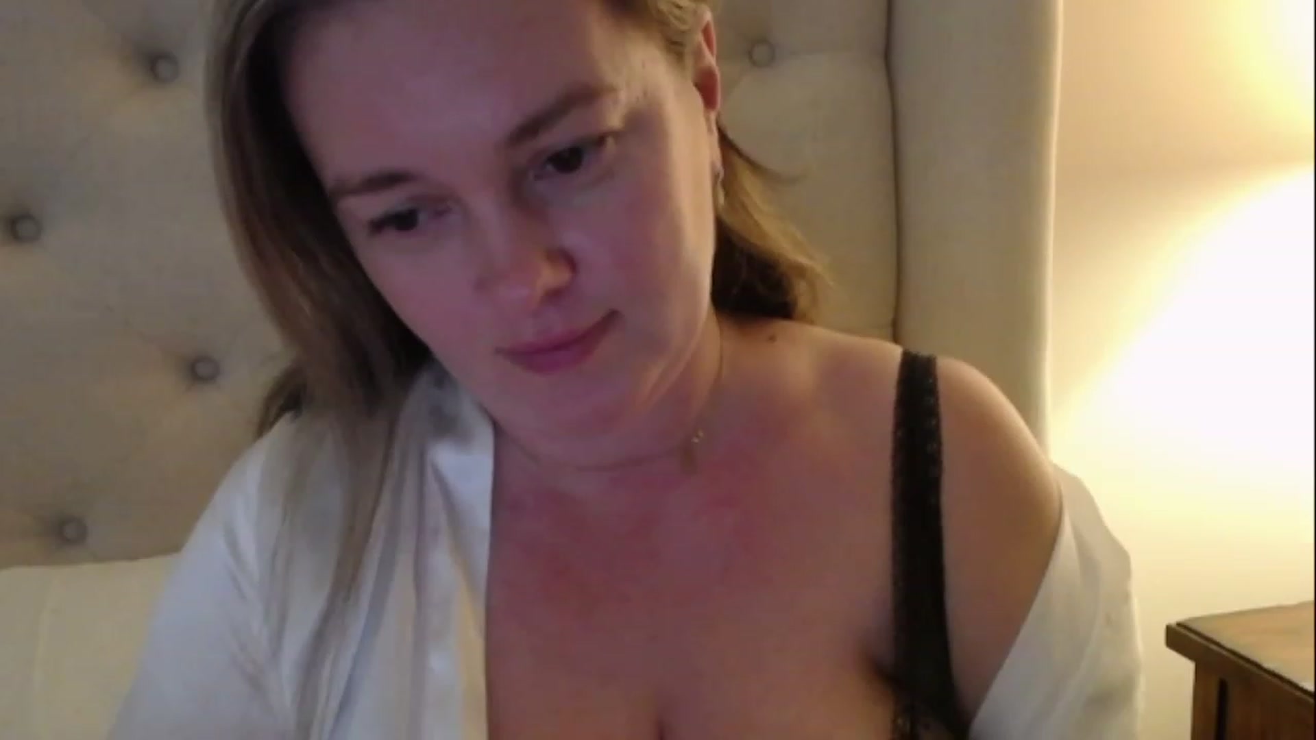 Gallery image thumbnail from J0llye's myfreecams stream on, 02/23/2023, 20:34 image 9 of 20