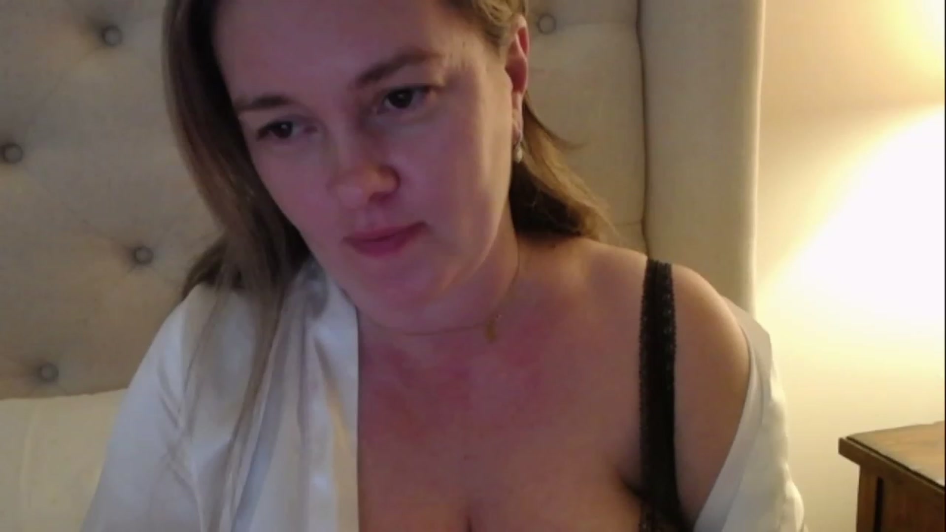 Gallery image thumbnail from J0llye's myfreecams stream on, 02/23/2023, 20:34 image 18 of 20