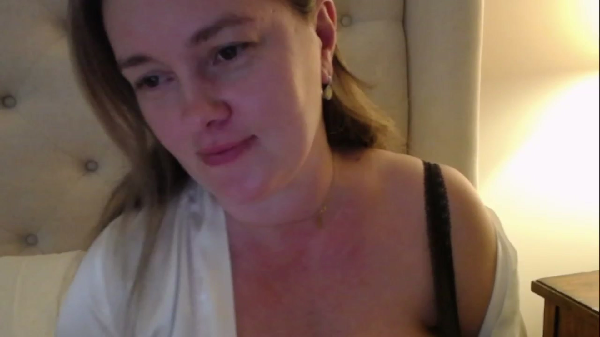 Gallery image thumbnail from J0llye's myfreecams stream on, 02/23/2023, 20:34 image 12 of 20