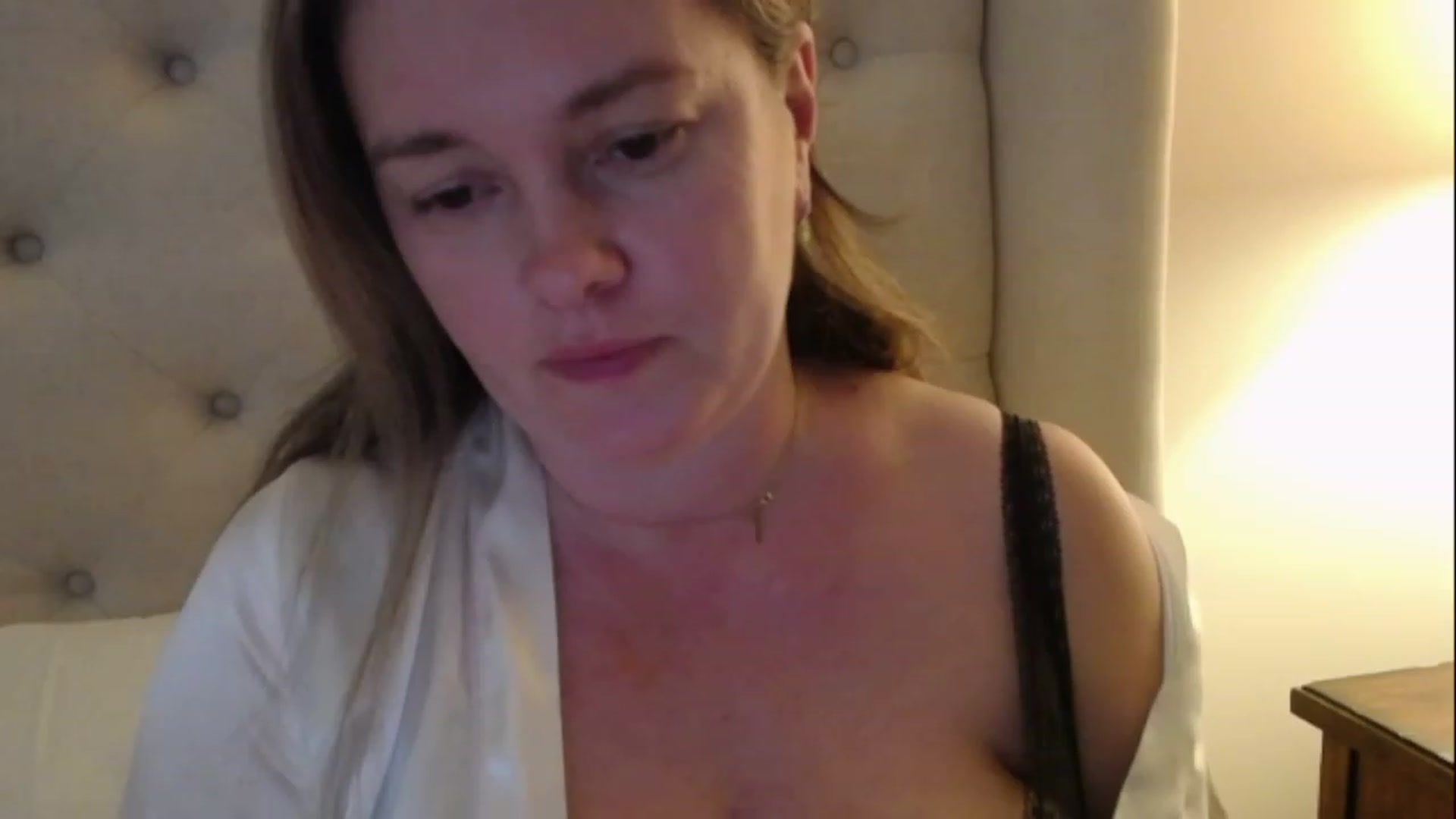 Gallery image thumbnail from J0llye's myfreecams stream on, 02/23/2023, 20:34 image 17 of 20