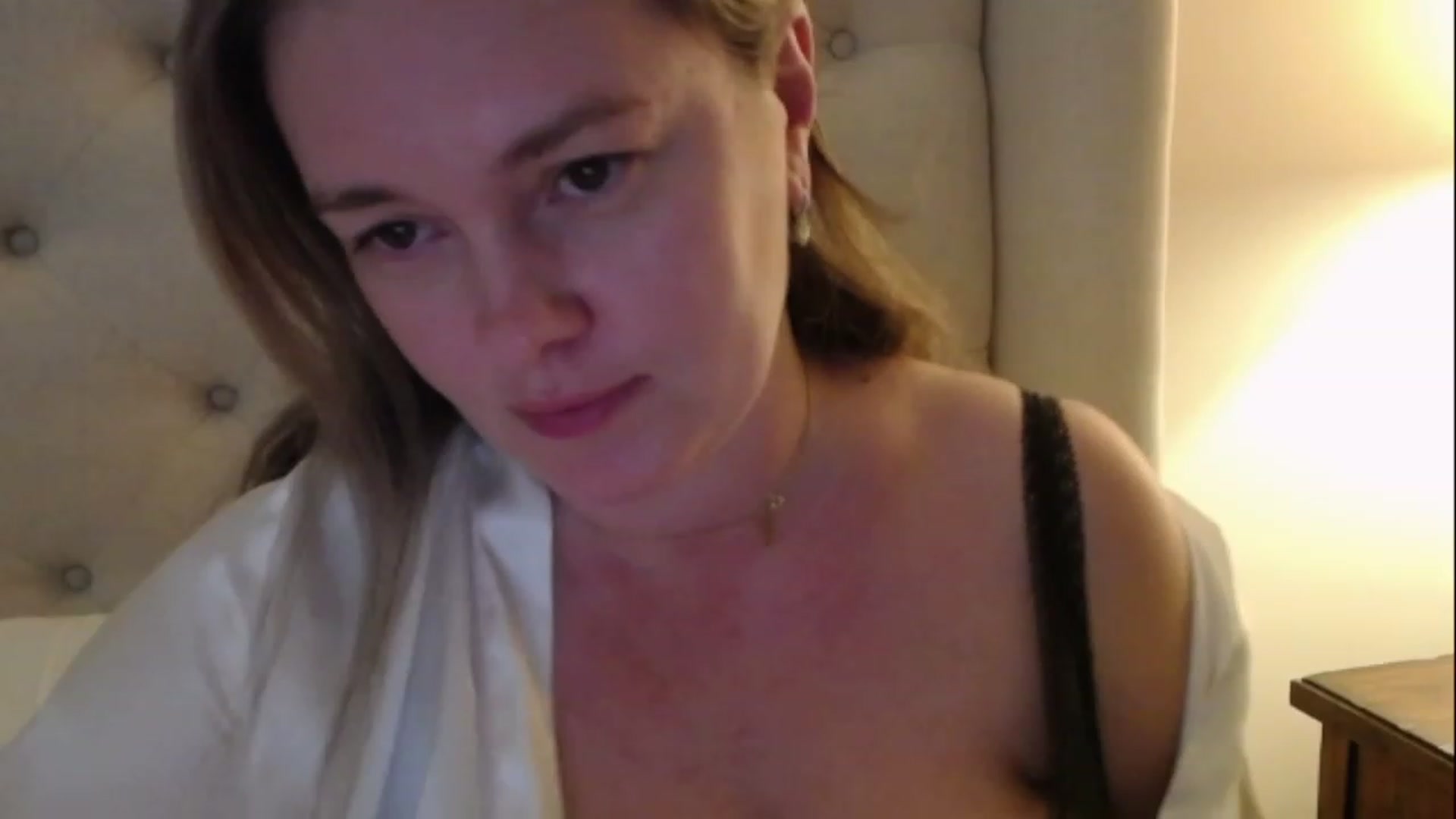 Gallery image thumbnail from J0llye's myfreecams stream on, 02/23/2023, 20:34 image 15 of 20