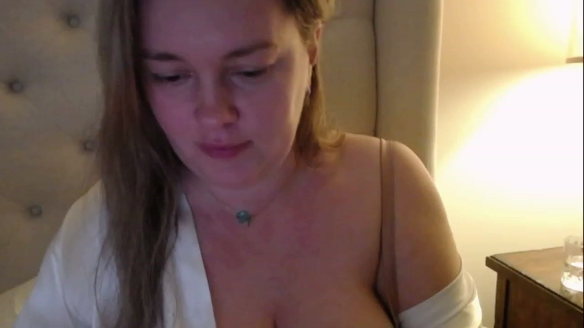 Gallery image thumbnail from J0llye's myfreecams stream on, 02/25/2023, 21:16 image 10 of 20