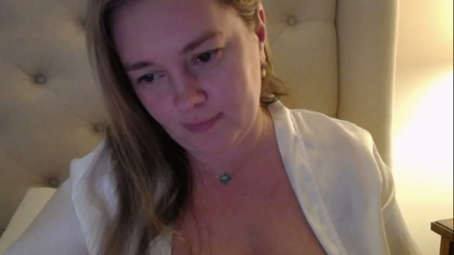 Gallery image thumbnail from J0llye's myfreecams stream on, 02/27/2023, 20:50 image 14 of 20
