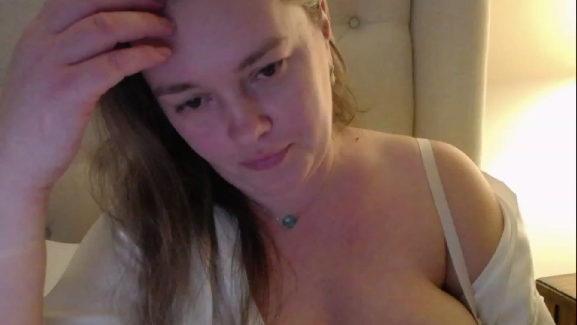 Gallery image thumbnail from J0llye's myfreecams stream on, 02/27/2023, 21:26 image 2 of 20