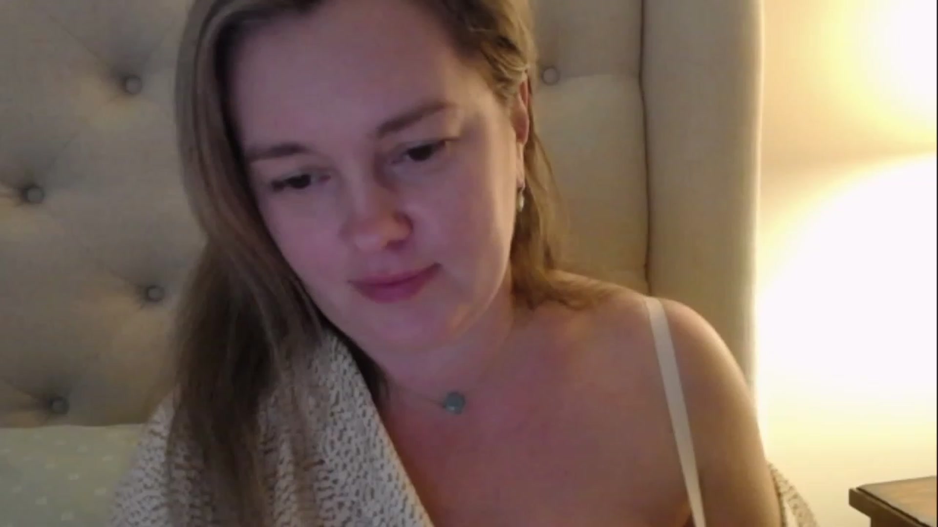 Gallery image thumbnail from J0llye's myfreecams stream on, 02/28/2023, 21:43 image 10 of 20