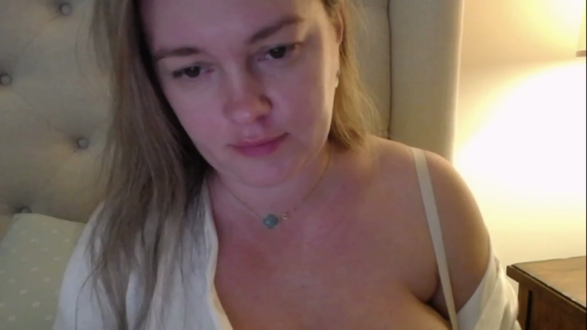 Gallery image thumbnail from J0llye's myfreecams stream on, 03/02/2023, 17:56 image 12 of 20