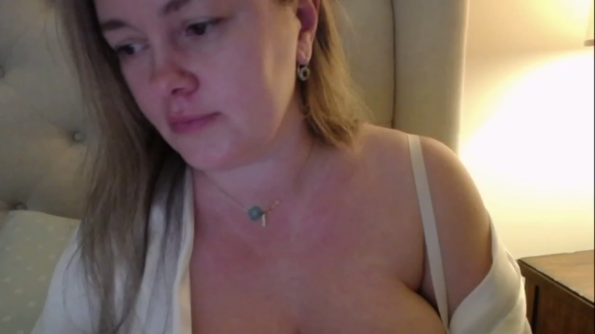 Gallery image thumbnail from J0llye's myfreecams stream on, 03/02/2023, 17:56 image 13 of 20