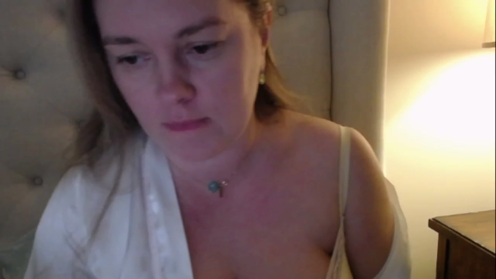 Gallery image thumbnail from J0llye's myfreecams stream on, 03/05/2023, 21:22 image 3 of 20