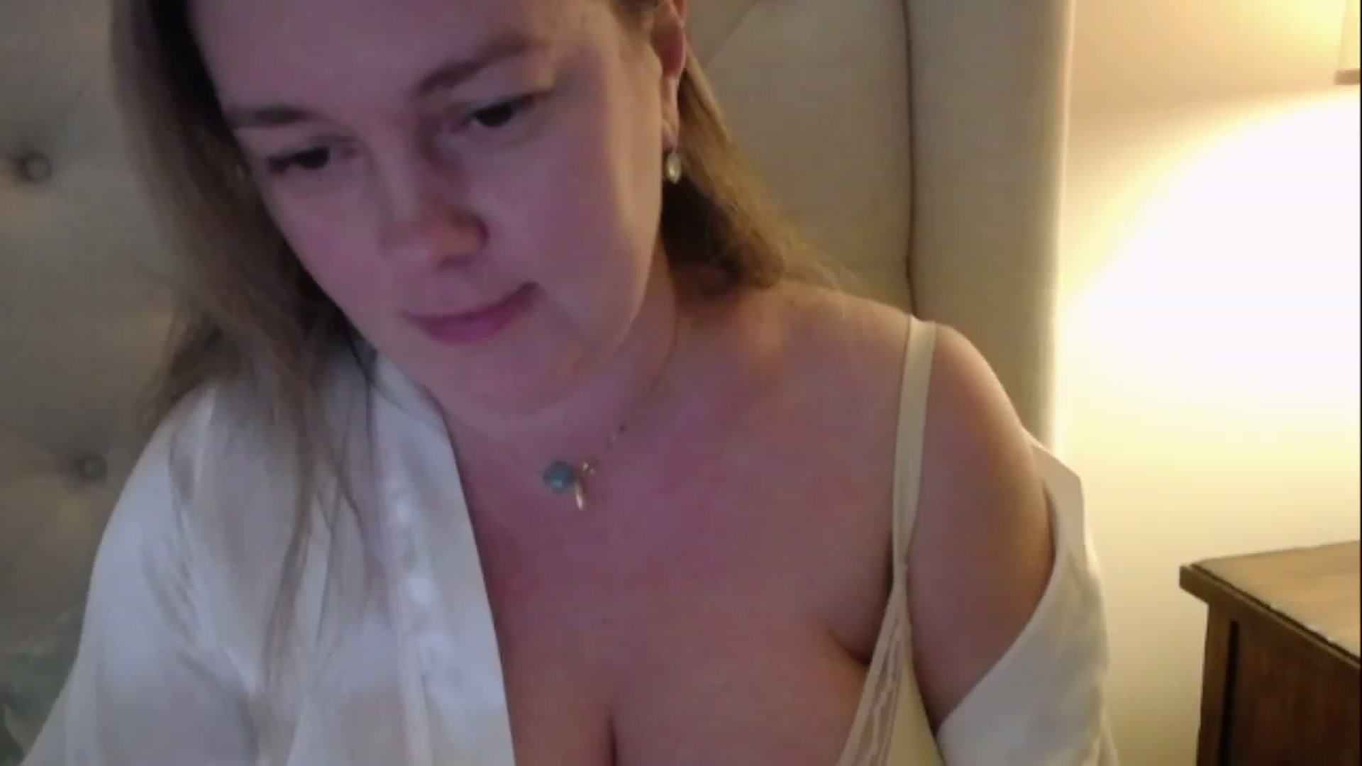 Gallery image thumbnail from J0llye's myfreecams stream on, 03/05/2023, 21:22 image 10 of 20