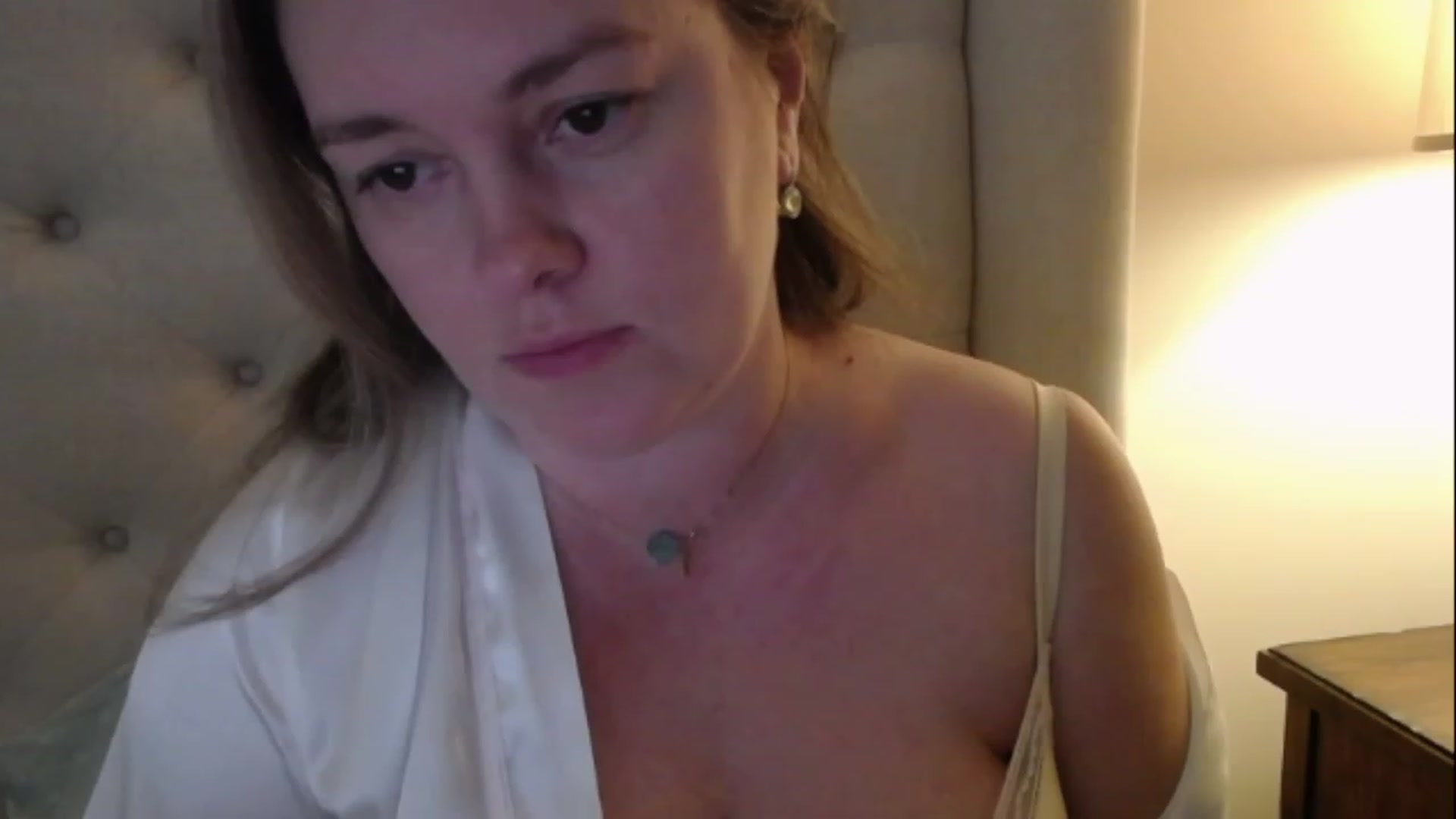 Gallery image thumbnail from J0llye's myfreecams stream on, 03/05/2023, 21:22 image 2 of 20