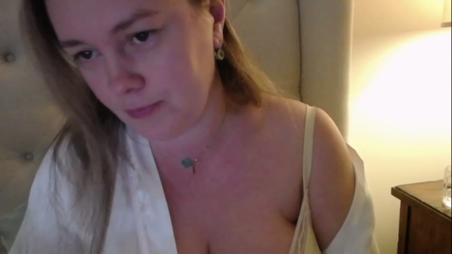 Gallery image thumbnail from J0llye's myfreecams stream on, 03/05/2023, 21:22 image 15 of 20