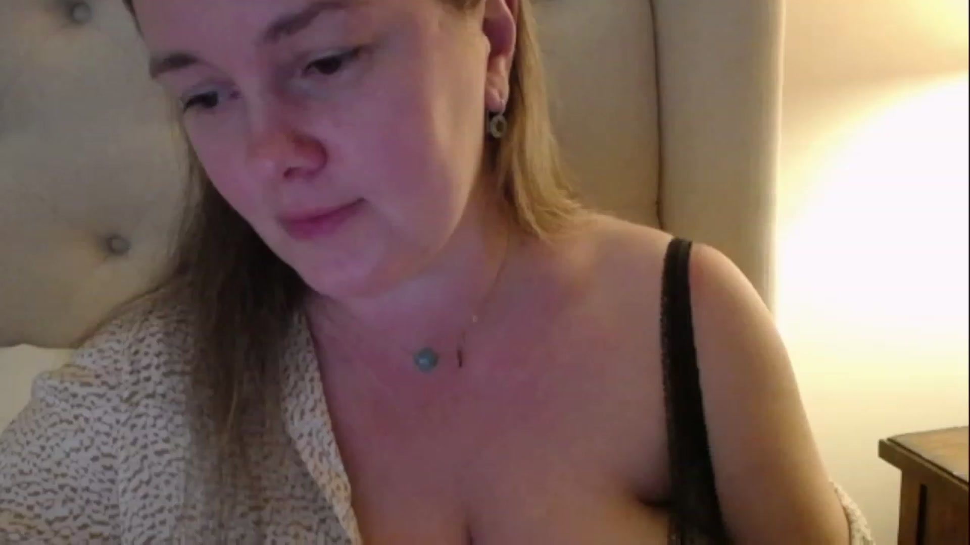 Gallery image thumbnail from J0llye's myfreecams stream on, 03/06/2023, 21:44 image 11 of 20