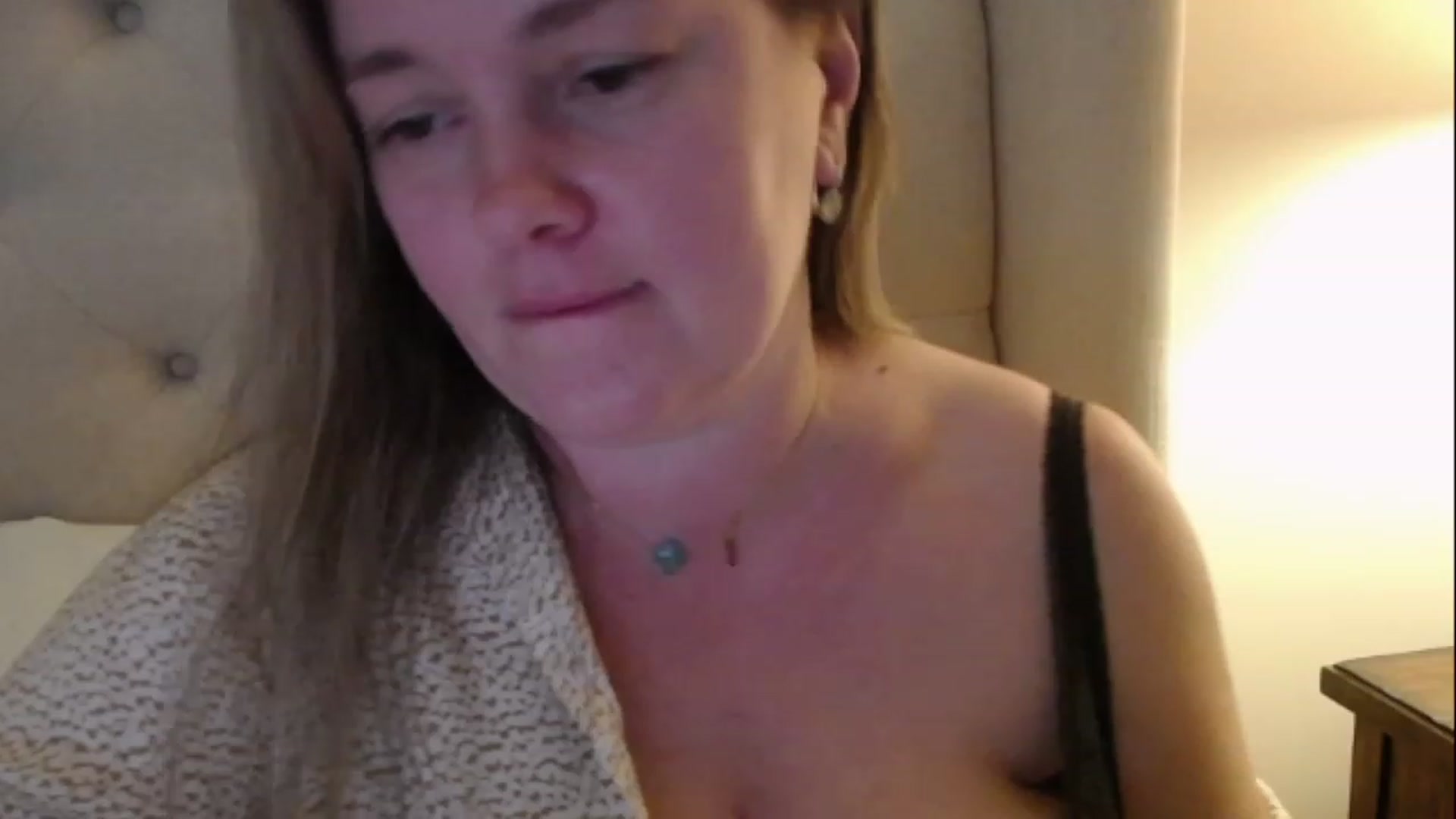 Gallery image thumbnail from J0llye's myfreecams stream on, 03/06/2023, 21:44 image 14 of 20