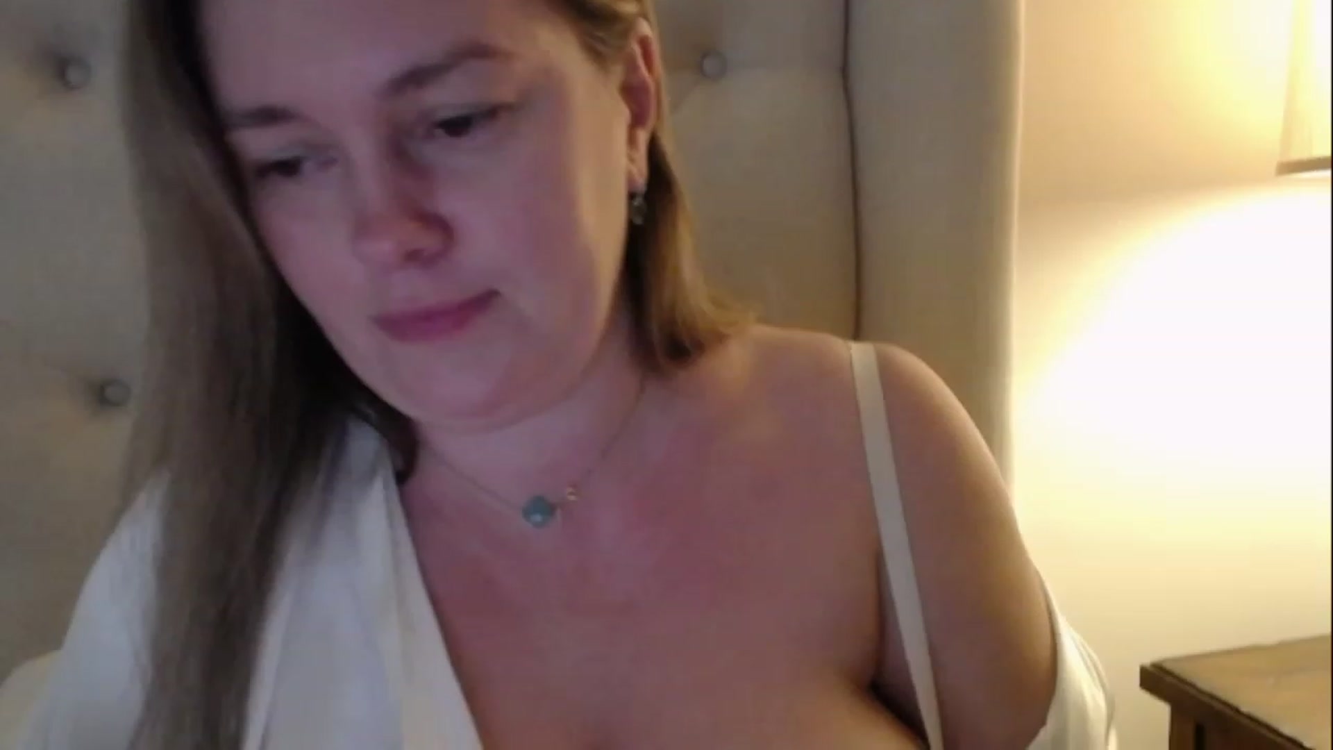 Gallery image thumbnail from J0llye's myfreecams stream on, 03/07/2023, 21:11 image 14 of 20