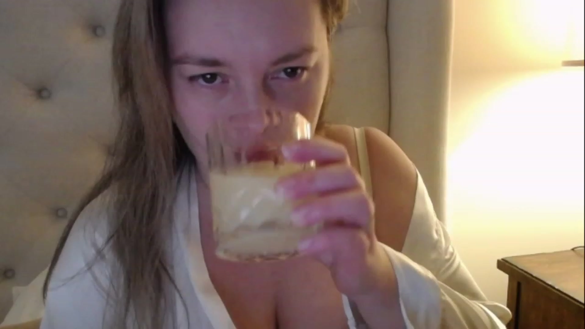 Gallery image thumbnail from J0llye's myfreecams stream on, 03/08/2023, 17:45 image 2 of 20