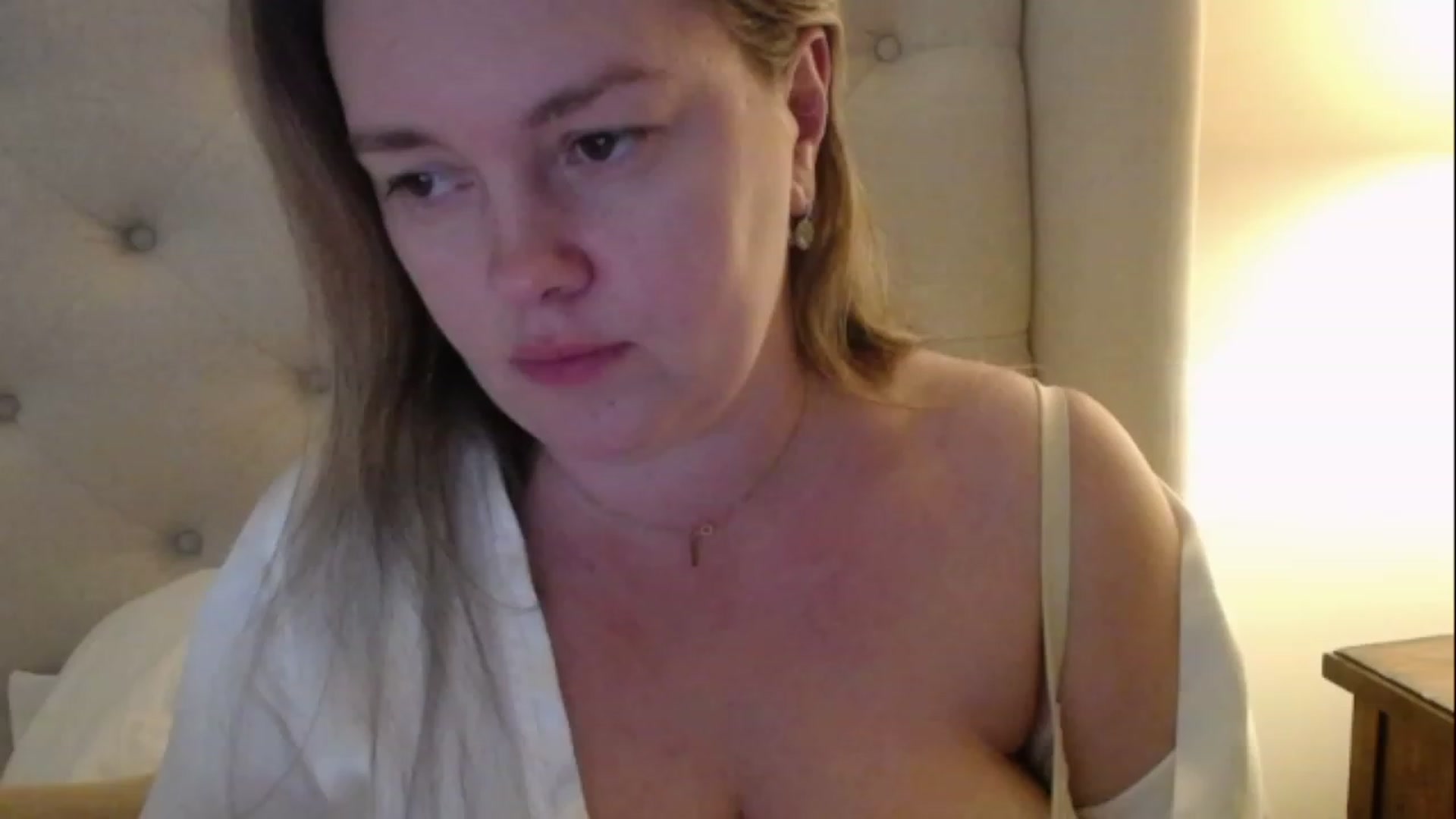 Gallery image thumbnail from J0llye's myfreecams stream on, 03/08/2023, 20:22 image 1 of 20