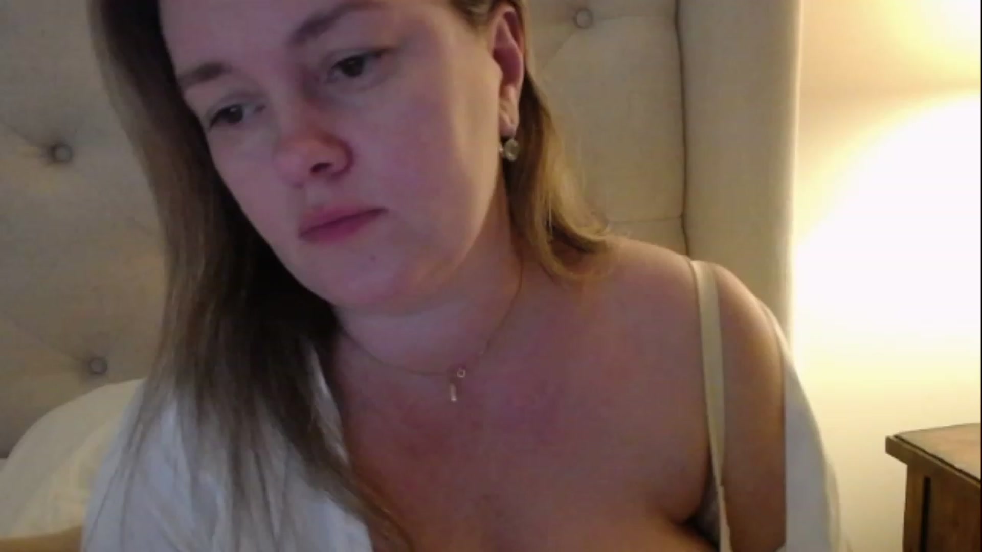 Gallery image thumbnail from J0llye's myfreecams stream on, 03/08/2023, 20:22 image 12 of 20