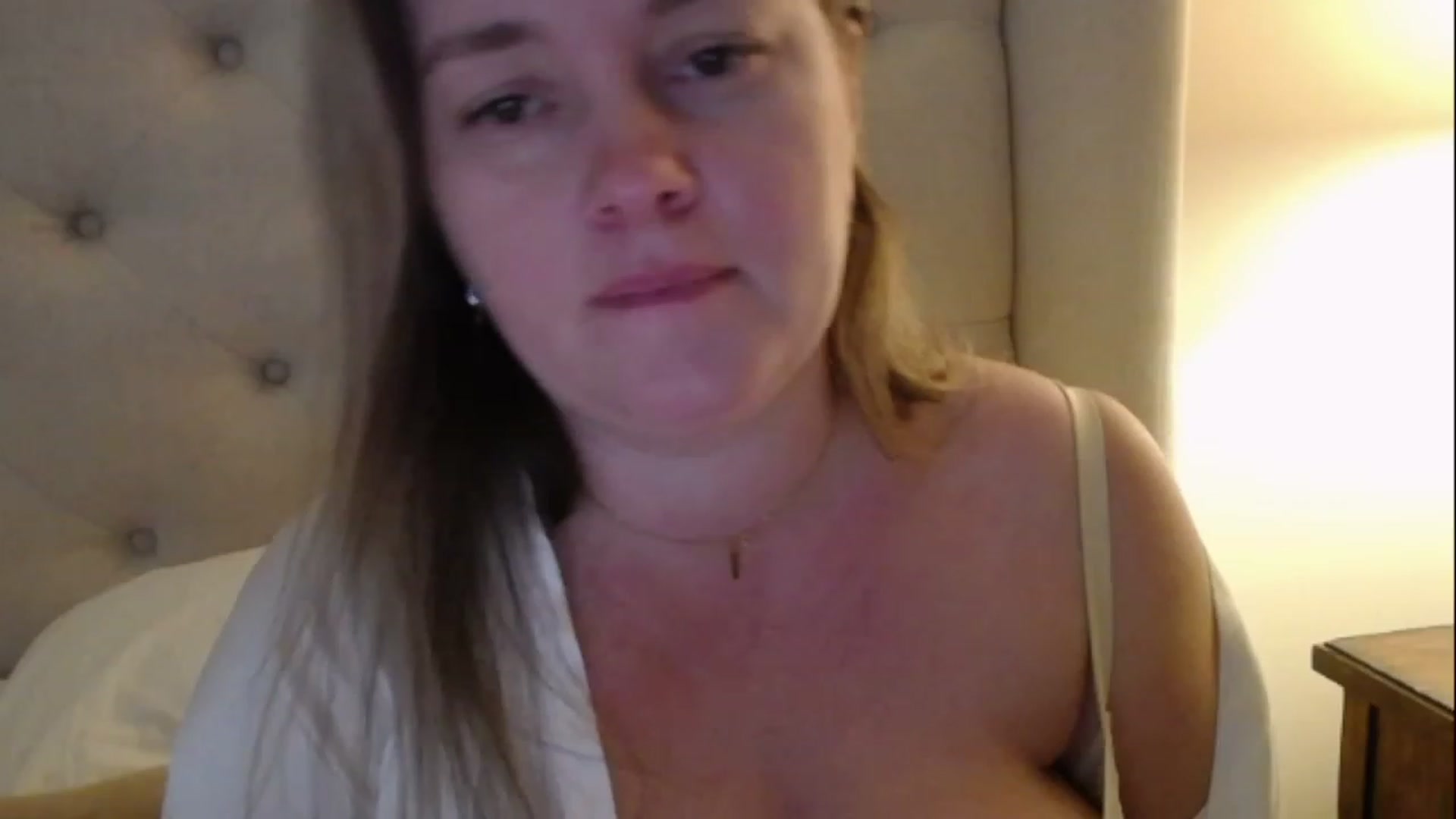 Gallery image thumbnail from J0llye's myfreecams stream on, 03/08/2023, 20:22 image 18 of 20