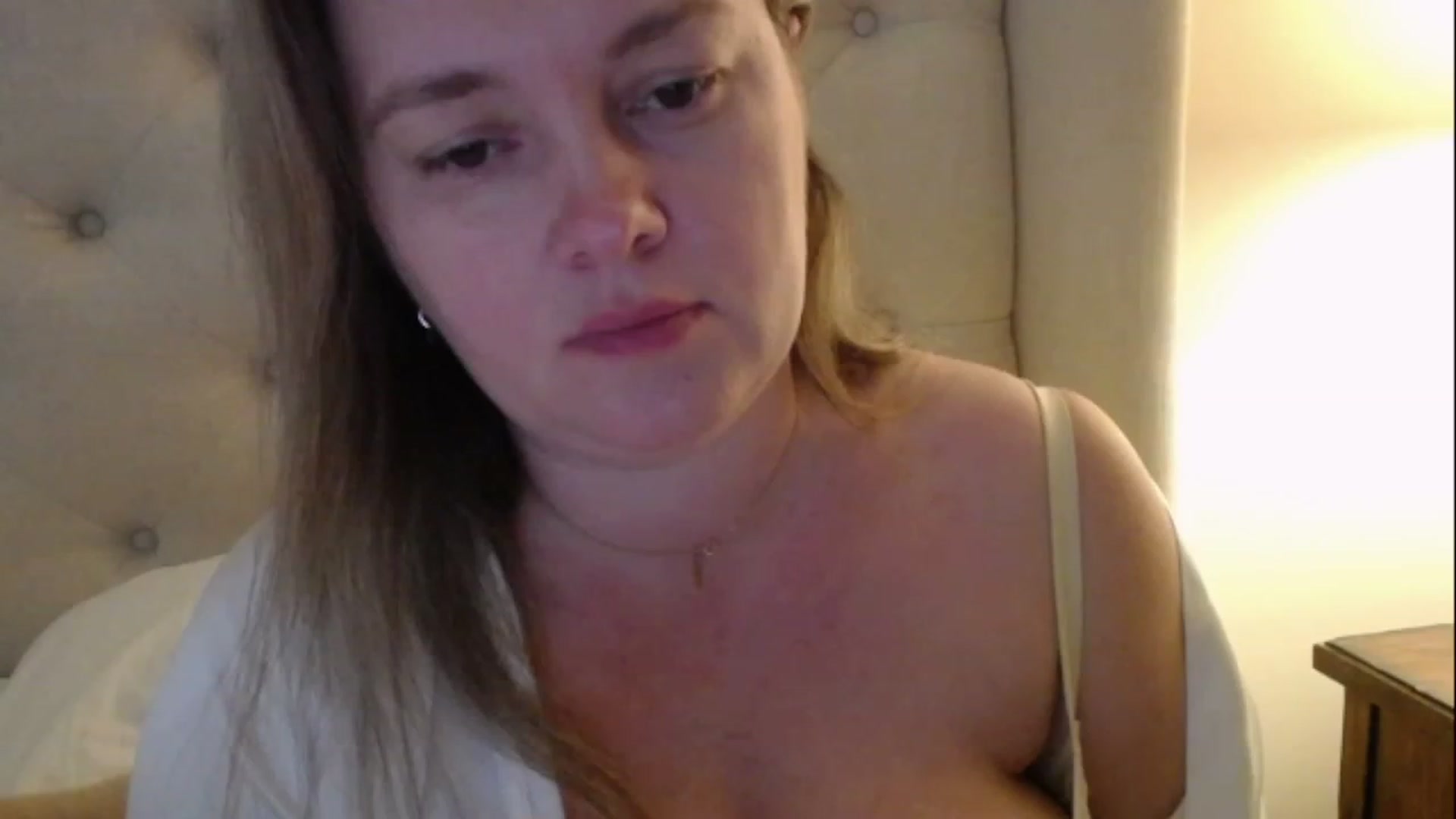 Gallery image thumbnail from J0llye's myfreecams stream on, 03/08/2023, 20:22 image 11 of 20