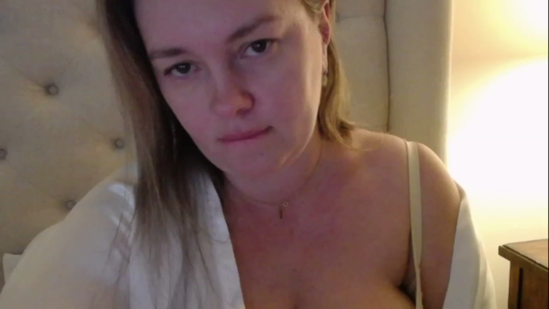 Gallery image thumbnail from J0llye's myfreecams stream on, 03/08/2023, 20:22 image 2 of 20