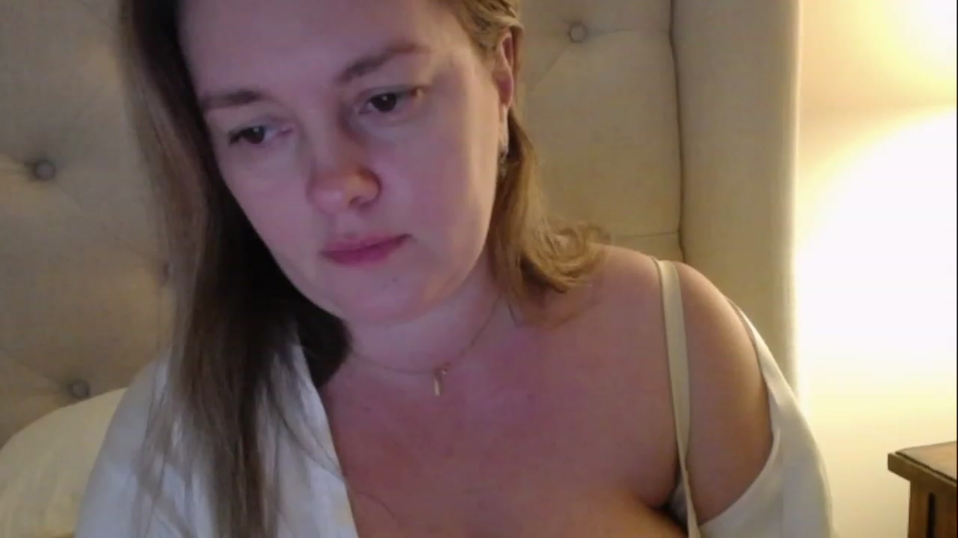 Gallery image thumbnail from J0llye's myfreecams stream on, 03/08/2023, 21:06 image 1 of 20