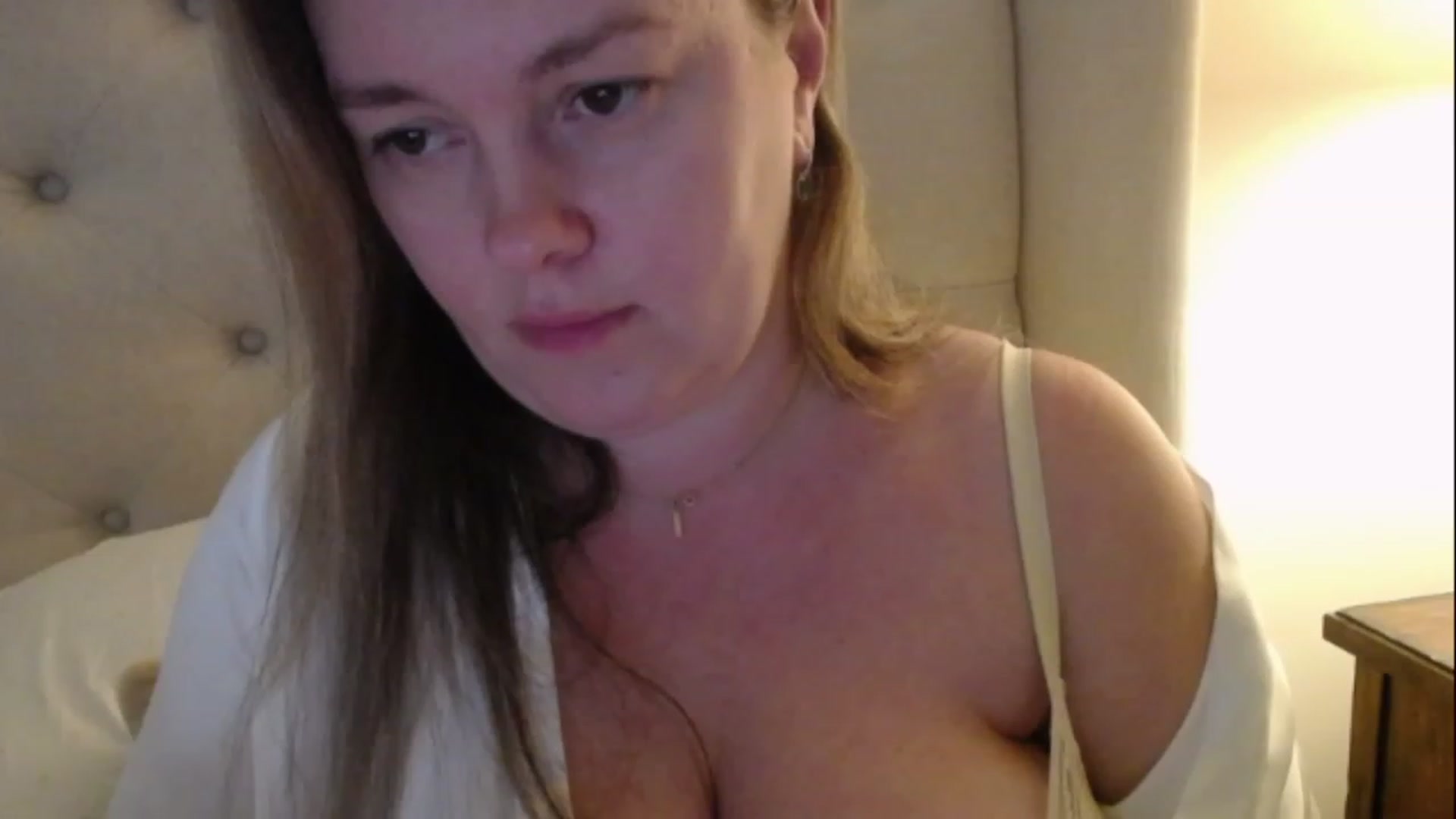 Gallery image thumbnail from J0llye's myfreecams stream on, 03/08/2023, 21:06 image 20 of 20