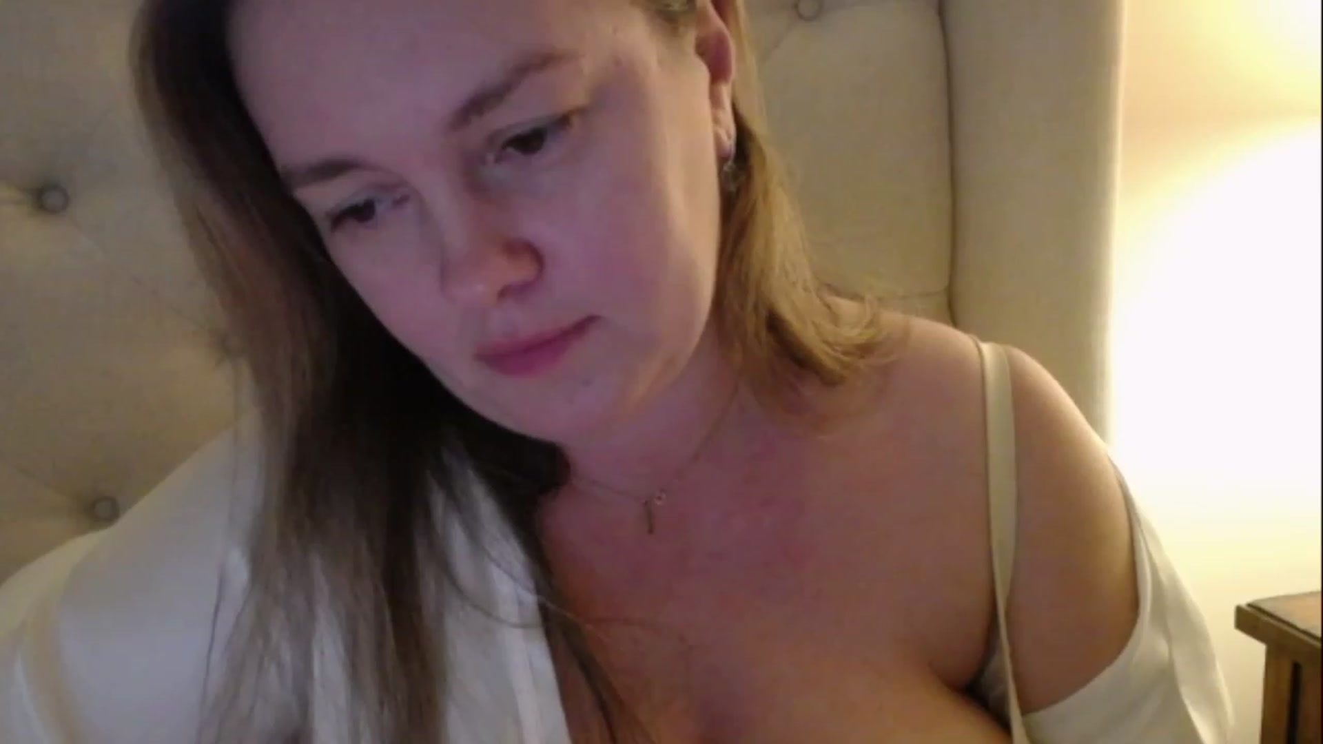 Gallery image thumbnail from J0llye's myfreecams stream on, 03/08/2023, 21:06 image 7 of 20