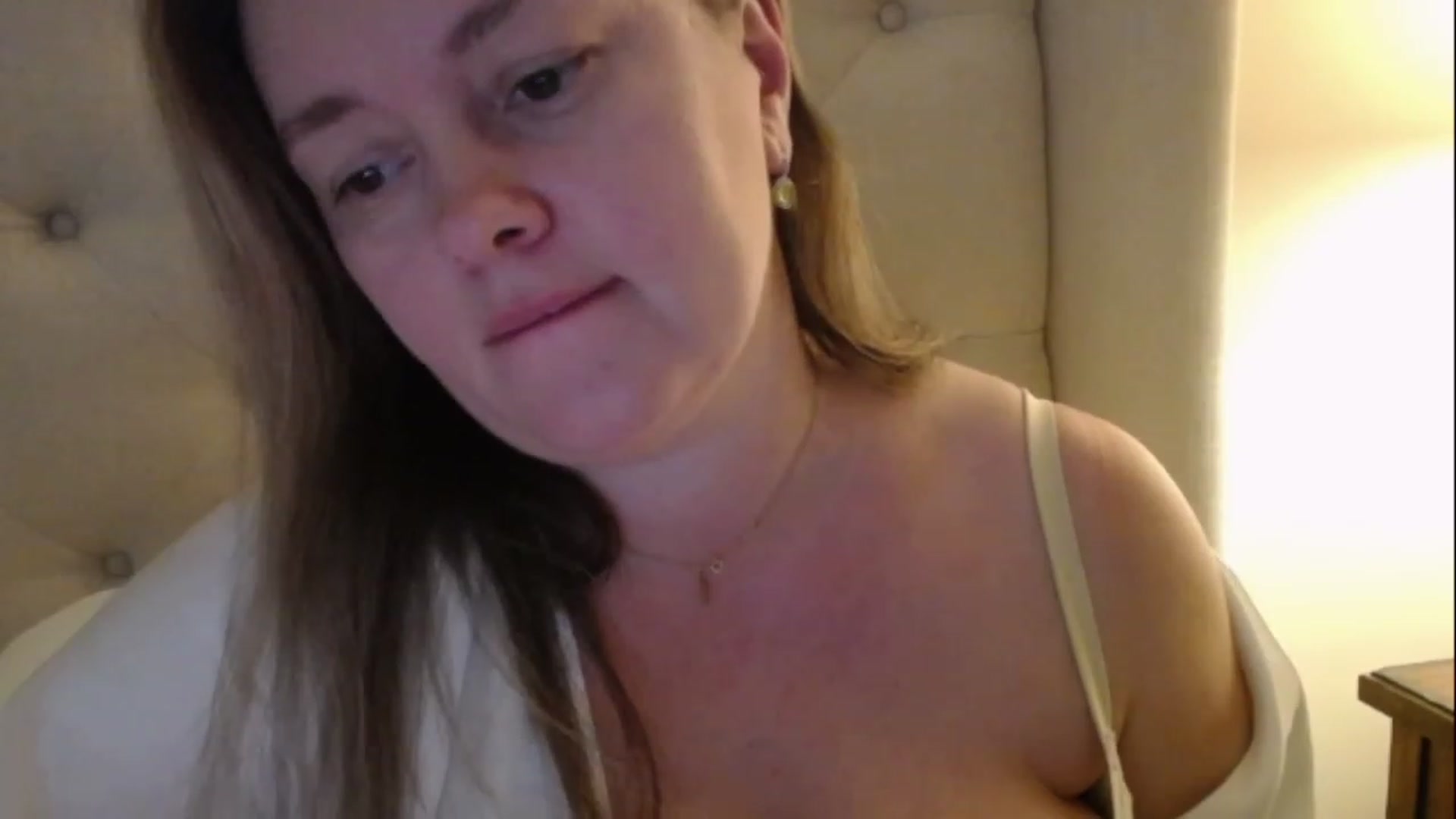 Gallery image thumbnail from J0llye's myfreecams stream on, 03/08/2023, 21:06 image 10 of 20