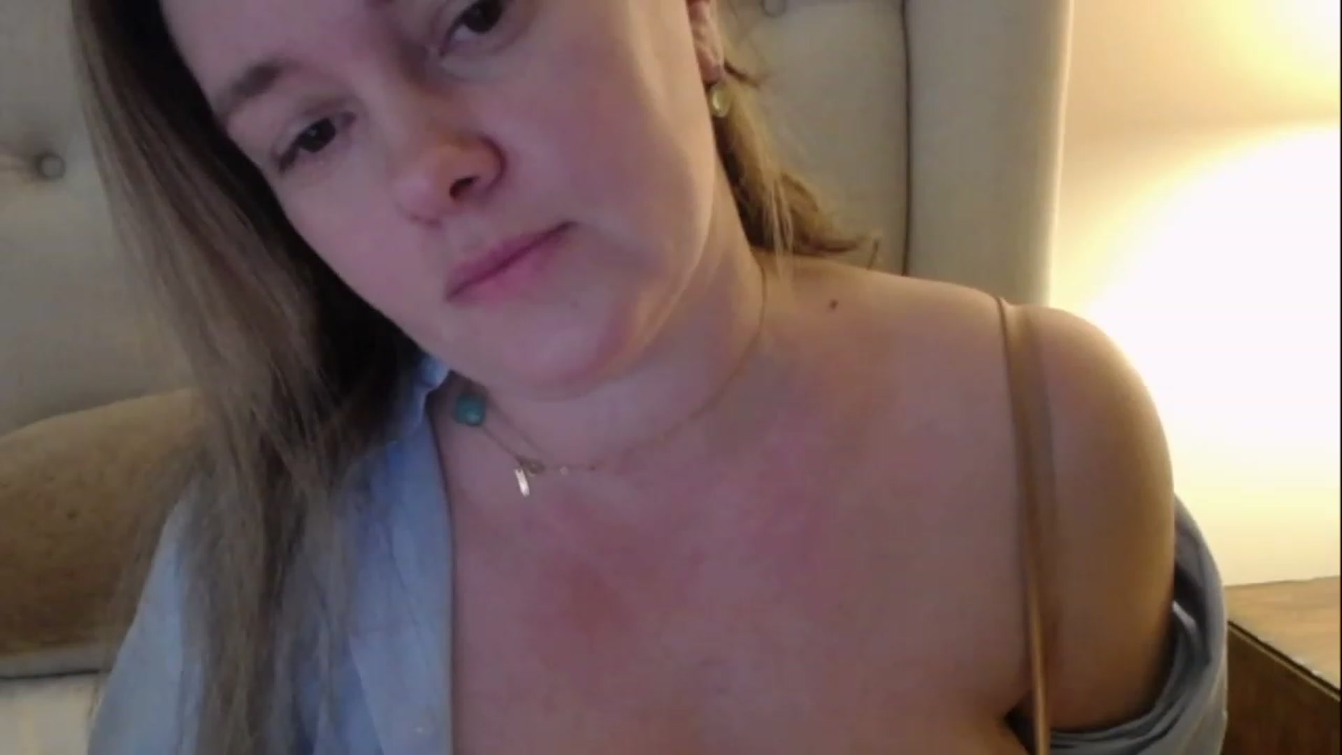 Gallery image thumbnail from J0llye's myfreecams stream on, 03/09/2023, 17:39 image 11 of 20