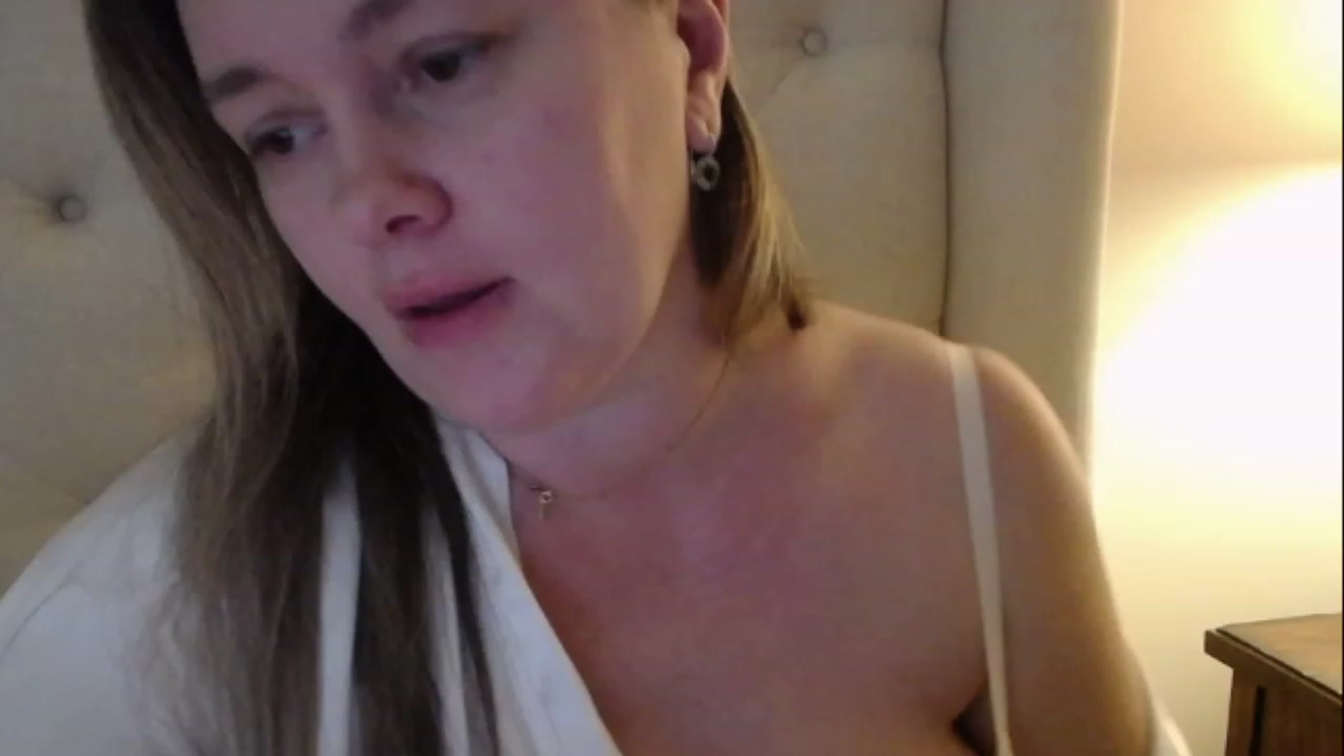 Gallery image thumbnail from J0llye's myfreecams stream on, 03/10/2023, 17:55 image 17 of 20