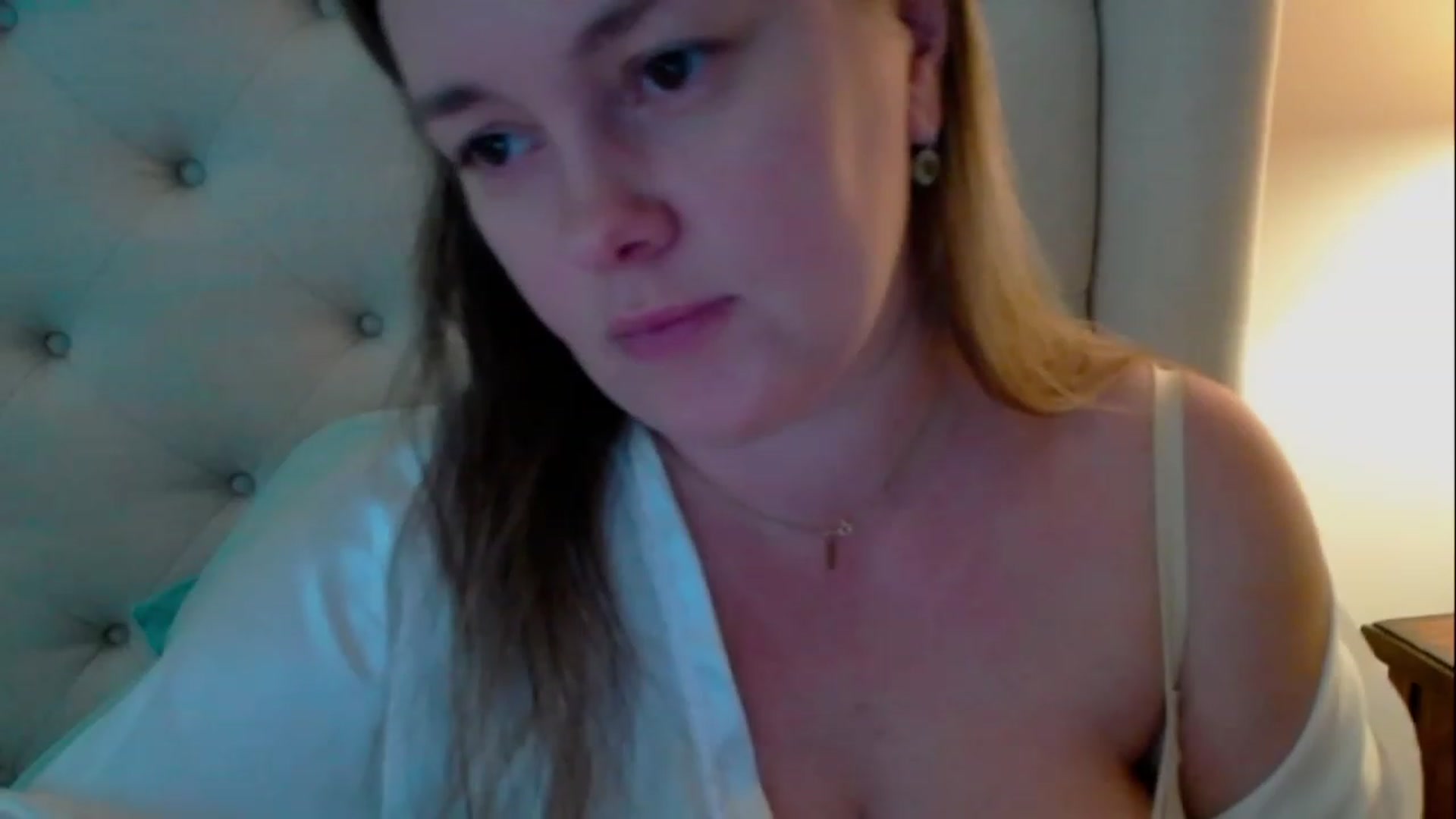 Gallery image thumbnail from J0llye's myfreecams stream on, 03/14/2023, 18:01 image 15 of 20