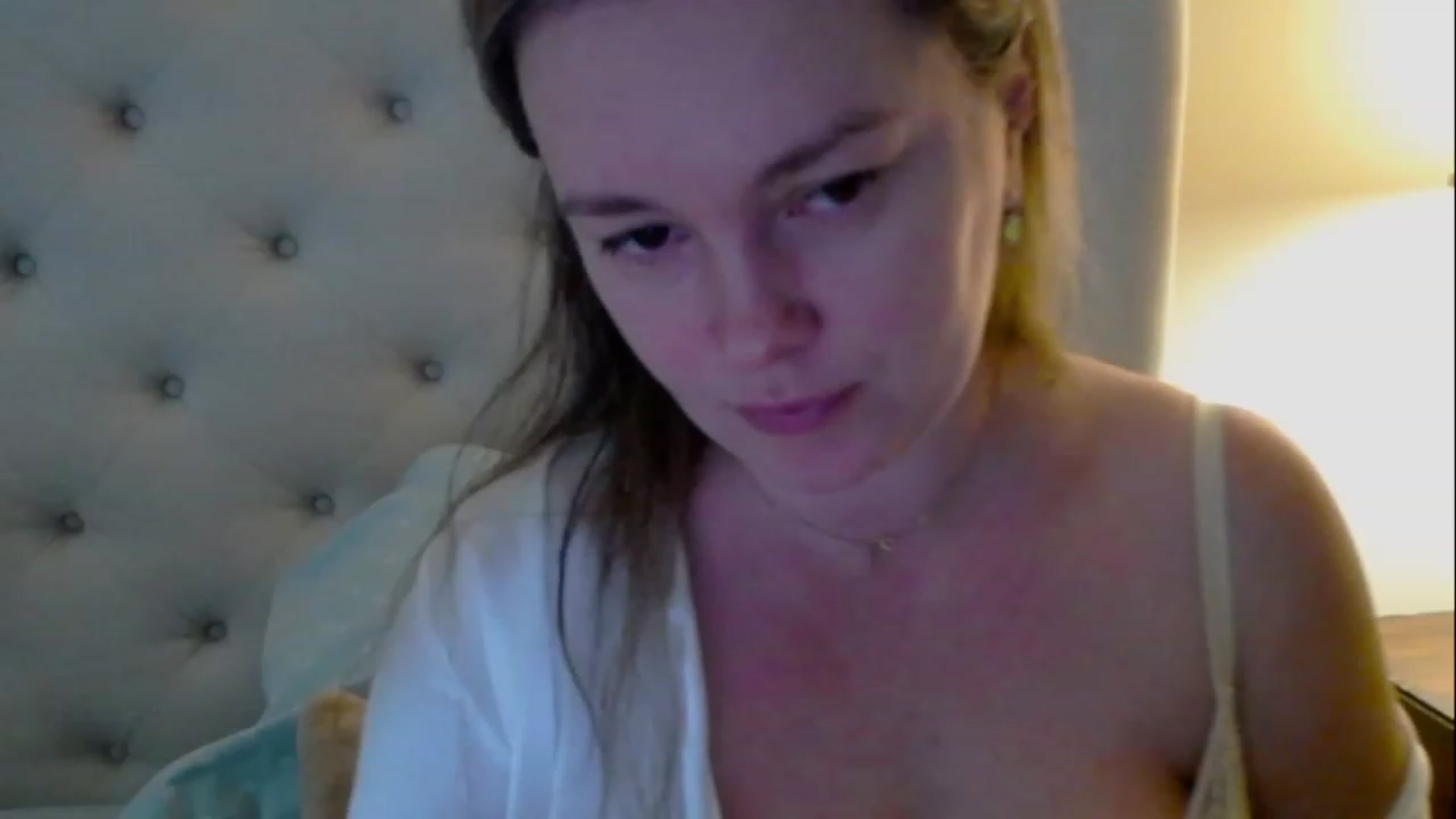 Gallery image thumbnail from J0llye's myfreecams stream on, 03/14/2023, 18:01 image 1 of 20