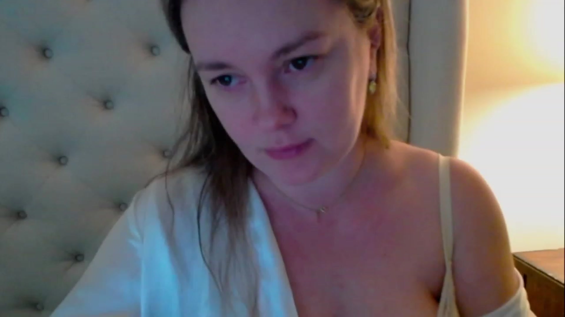 Gallery image thumbnail from J0llye's myfreecams stream on, 03/14/2023, 18:01 image 2 of 20