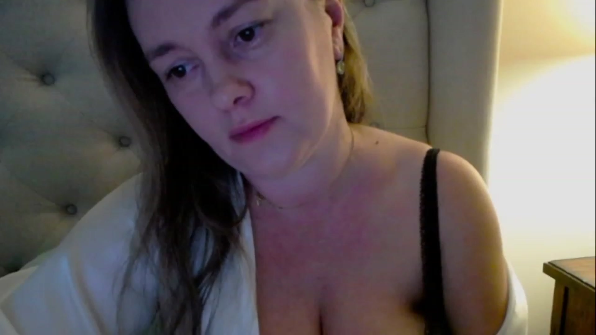 Gallery image thumbnail from J0llye's myfreecams stream on, 03/16/2023, 17:19 image 13 of 20