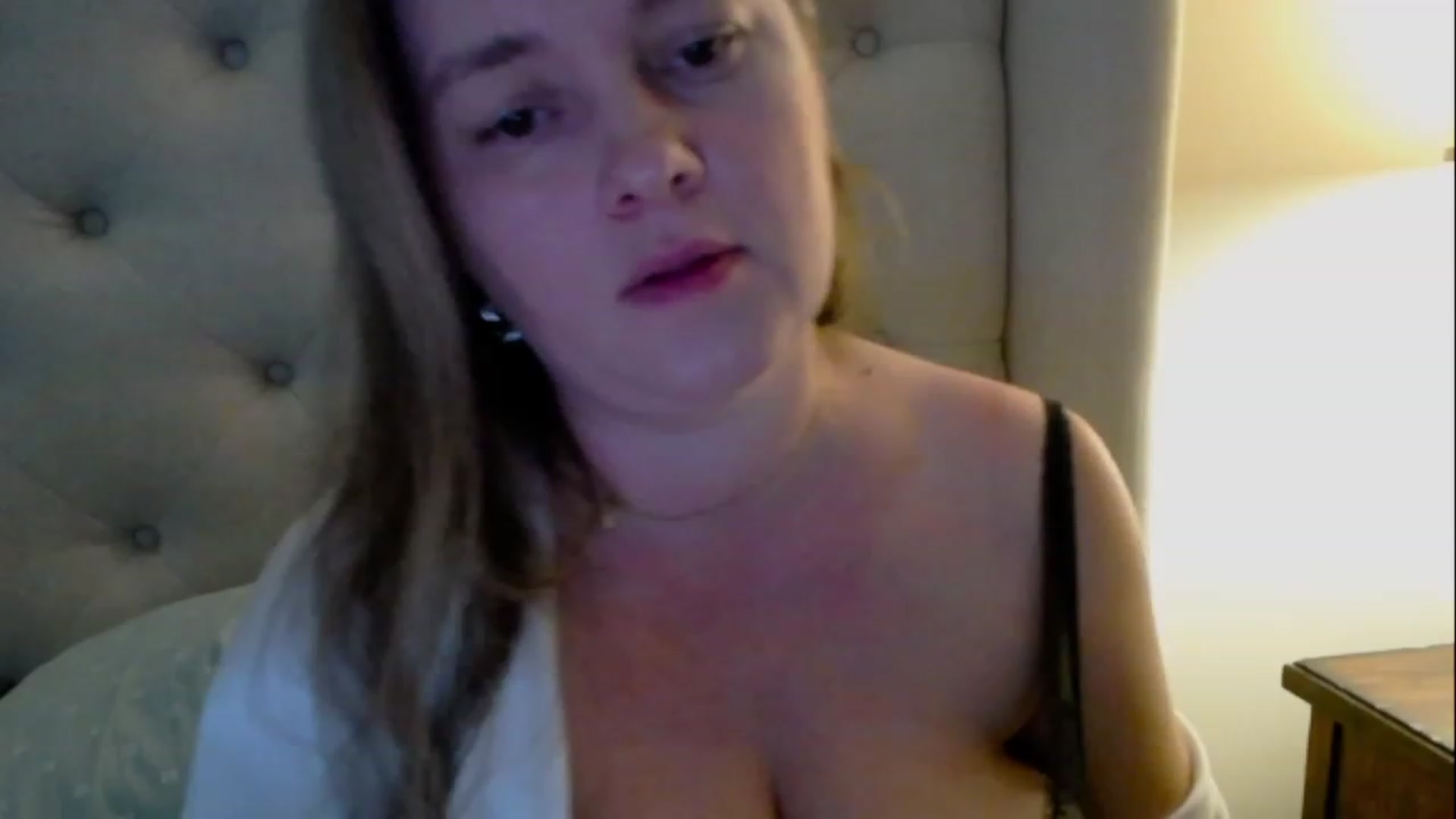 Gallery image thumbnail from J0llye's myfreecams stream on, 03/16/2023, 17:19 image 16 of 20