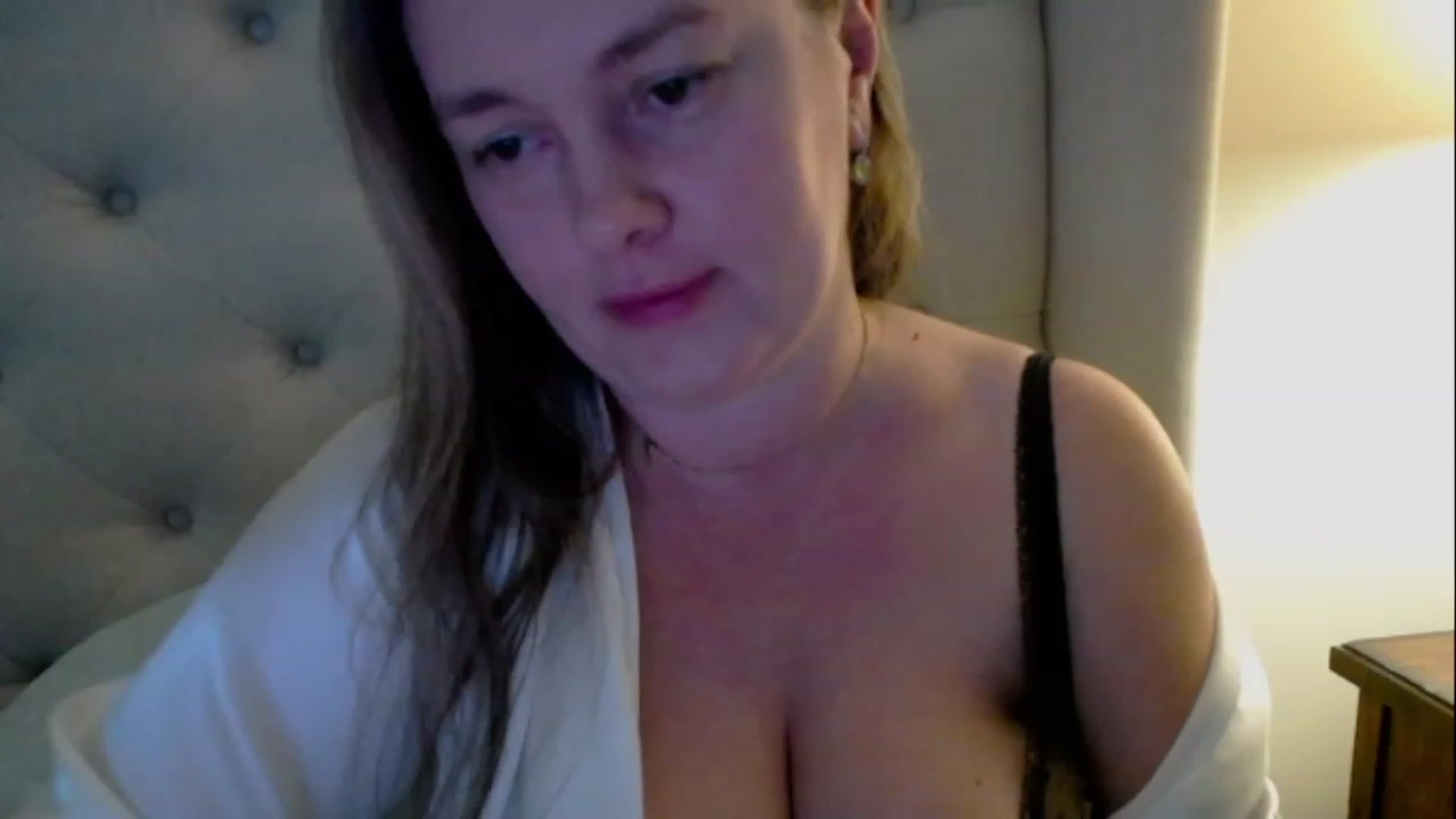 Gallery image thumbnail from J0llye's myfreecams stream on, 03/16/2023, 17:19 image 14 of 20