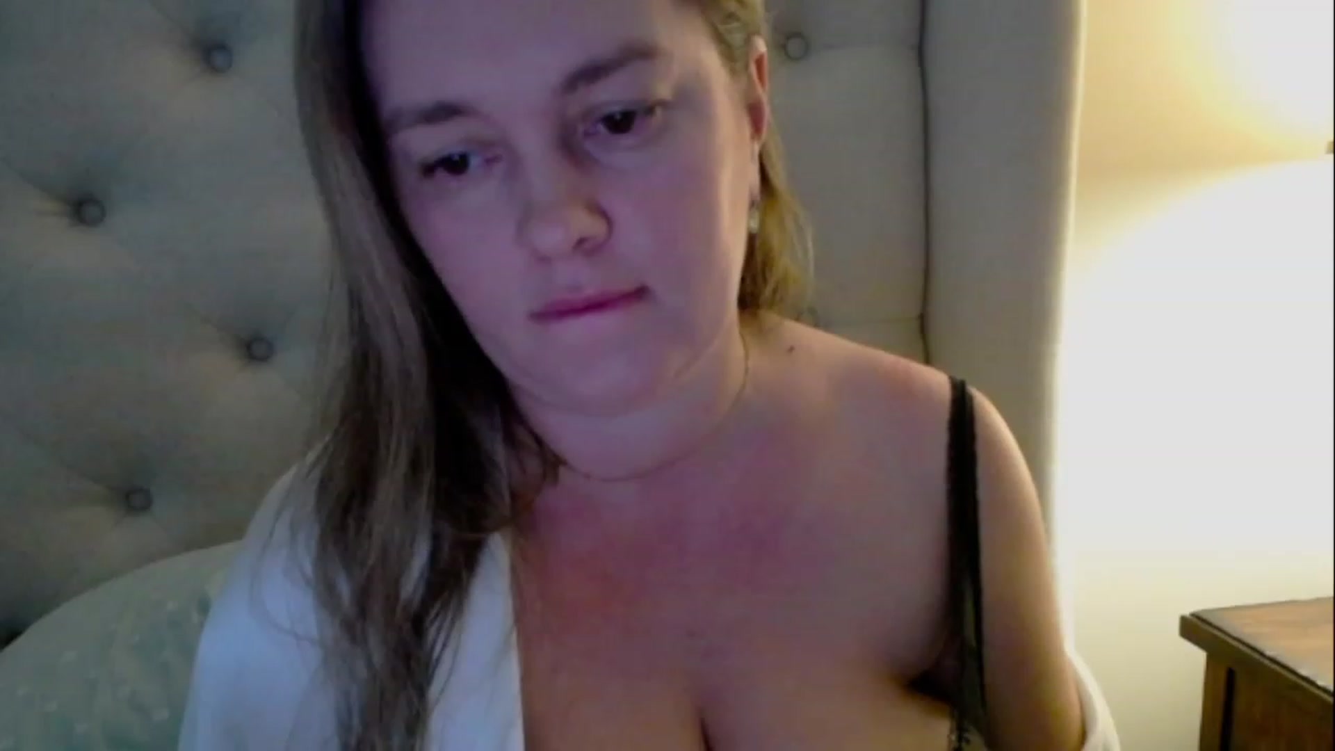 Gallery image thumbnail from J0llye's myfreecams stream on, 03/16/2023, 17:19 image 17 of 20