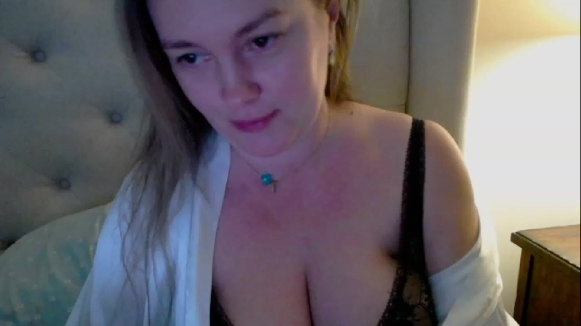 Gallery image thumbnail from J0llye's myfreecams stream on, 03/16/2023, 20:37 image 7 of 20