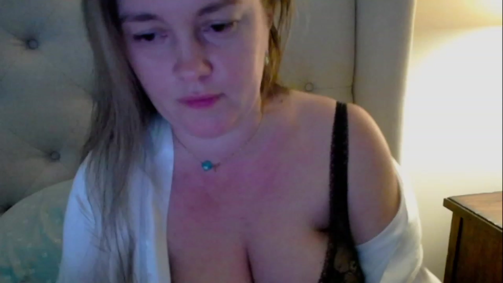Gallery image thumbnail from J0llye's myfreecams stream on, 03/16/2023, 20:37 image 8 of 20