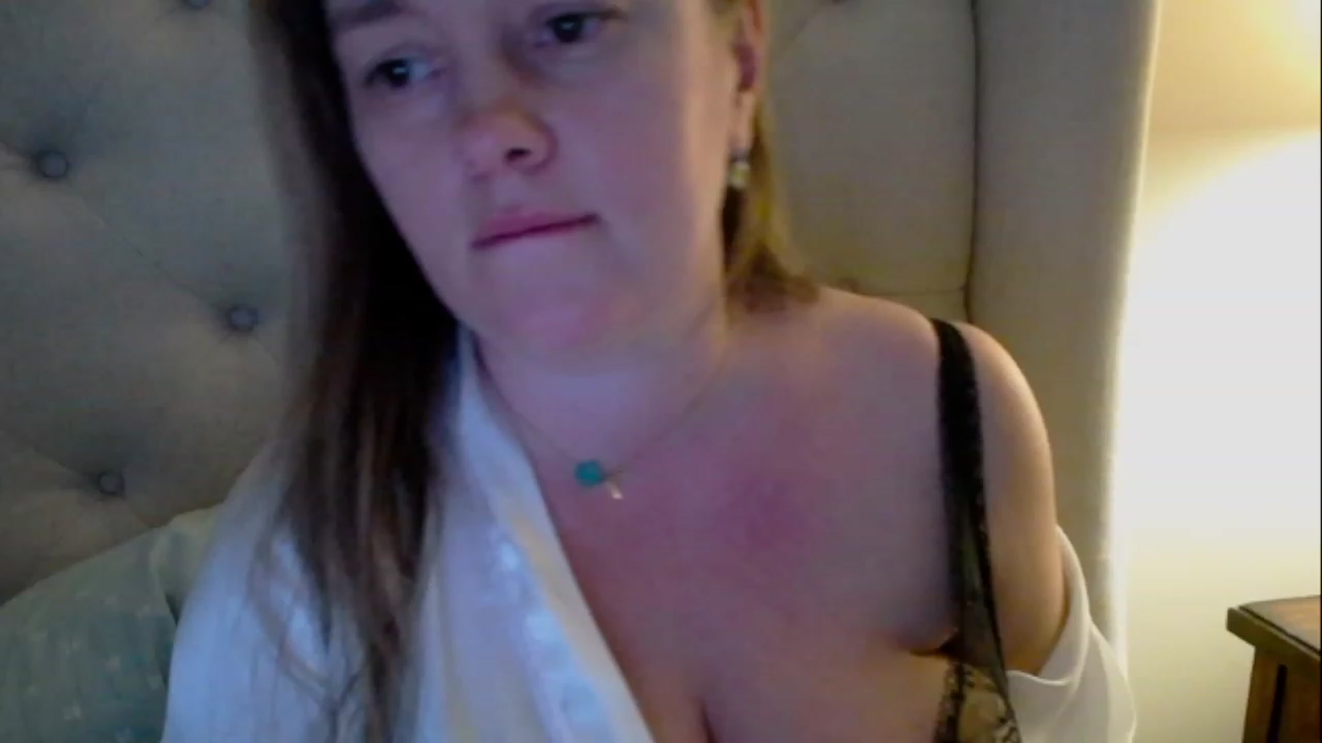 Gallery image thumbnail from J0llye's myfreecams stream on, 03/16/2023, 20:37 image 17 of 20
