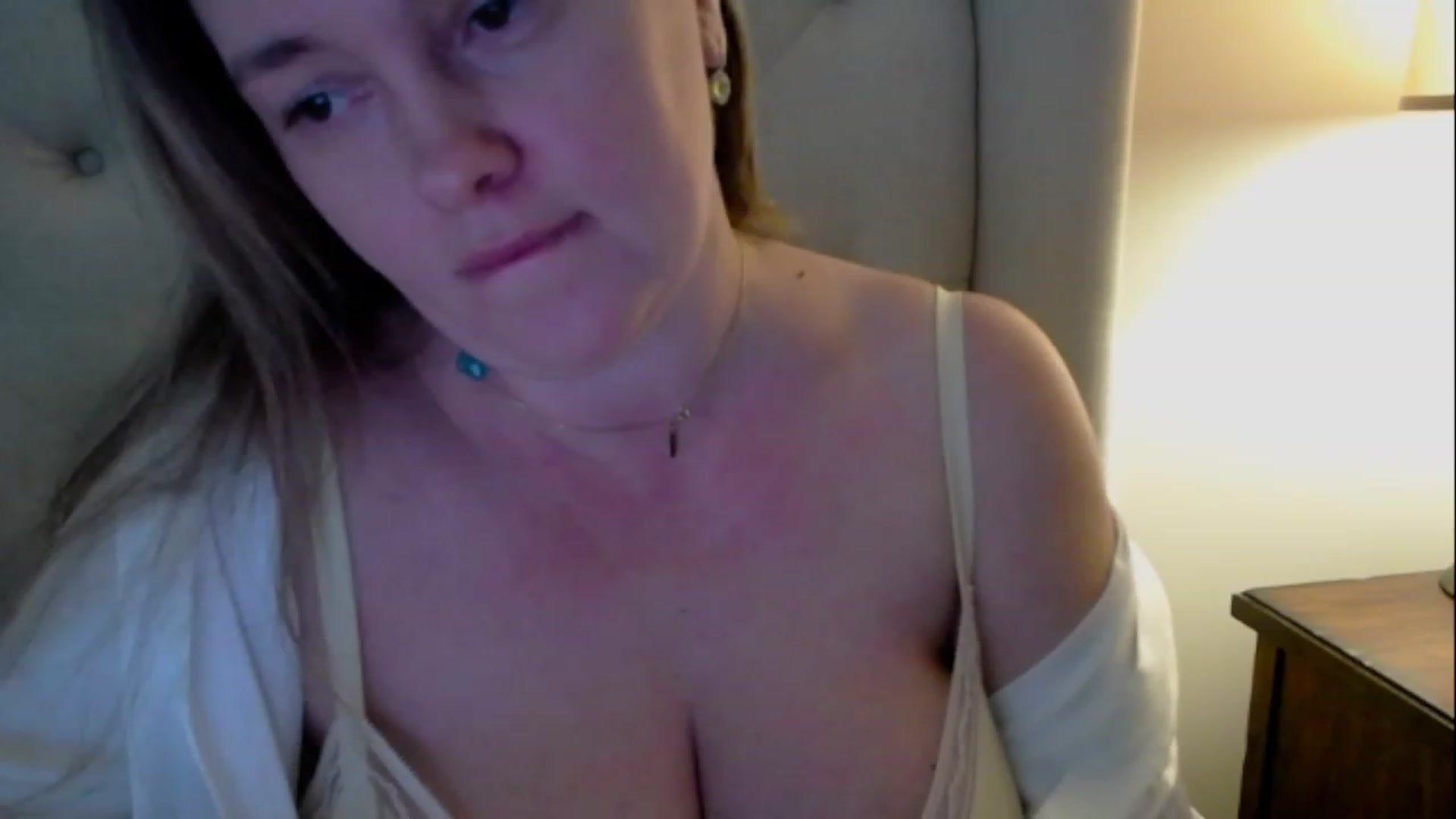 Gallery image thumbnail from J0llye's myfreecams stream on, 03/17/2023, 20:52 image 8 of 20