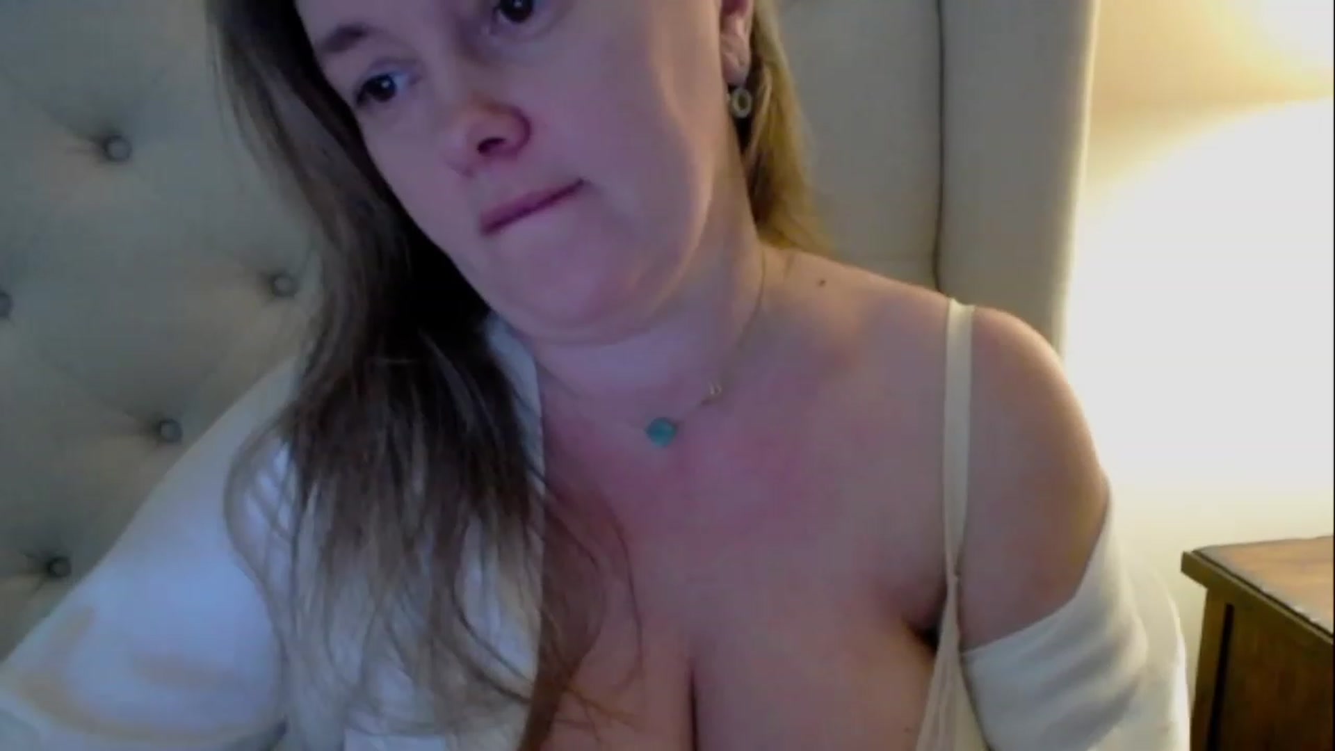 Gallery image thumbnail from J0llye's myfreecams stream on, 03/17/2023, 20:52 image 5 of 20