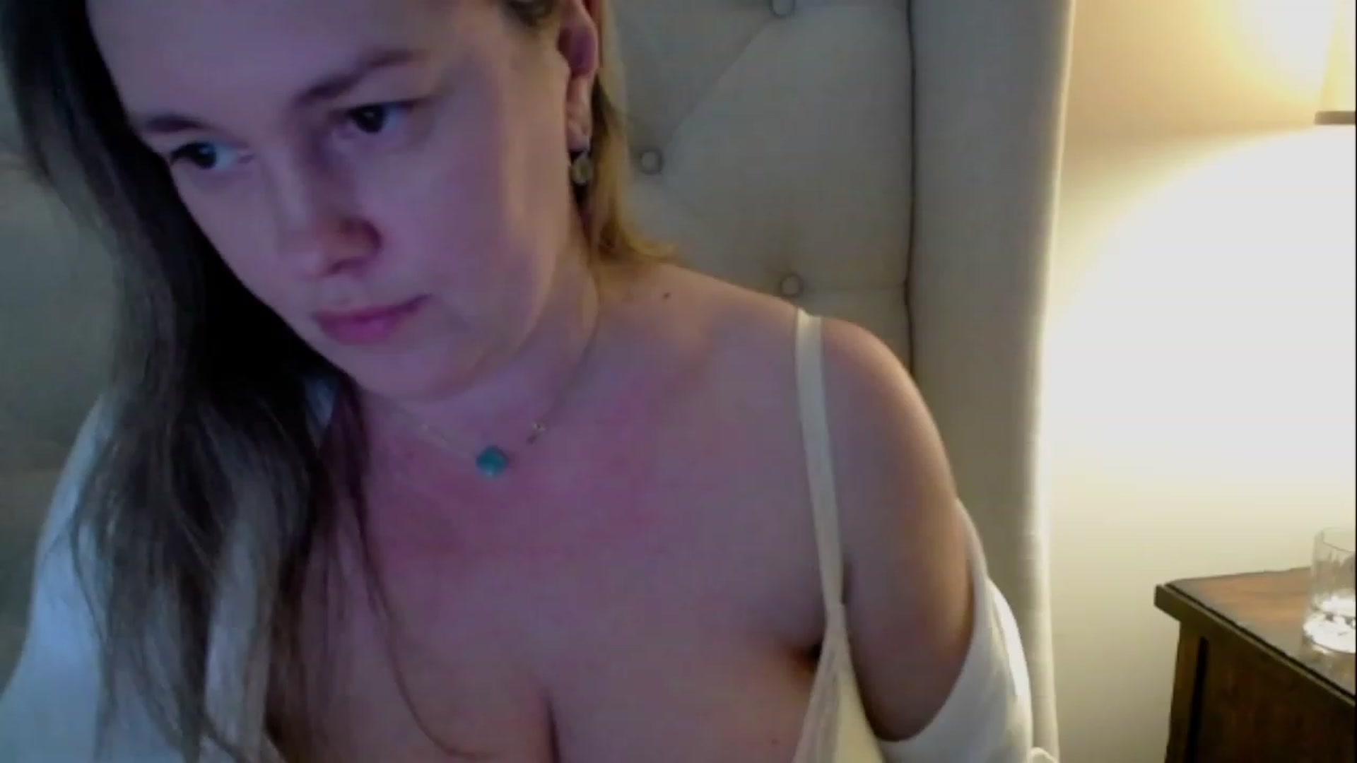 Gallery image thumbnail from J0llye's myfreecams stream on, 03/17/2023, 20:52 image 18 of 20