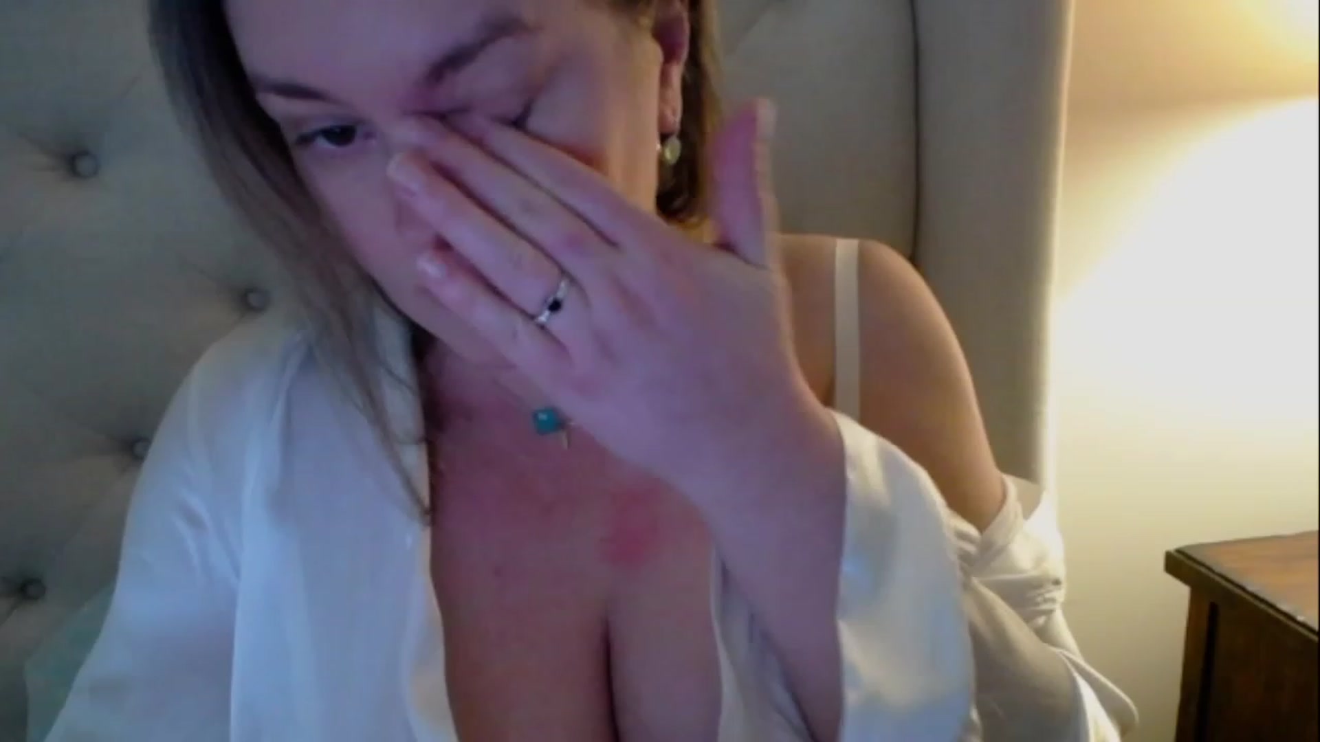 Gallery image thumbnail from J0llye's myfreecams stream on, 03/19/2023, 20:18 image 1 of 20