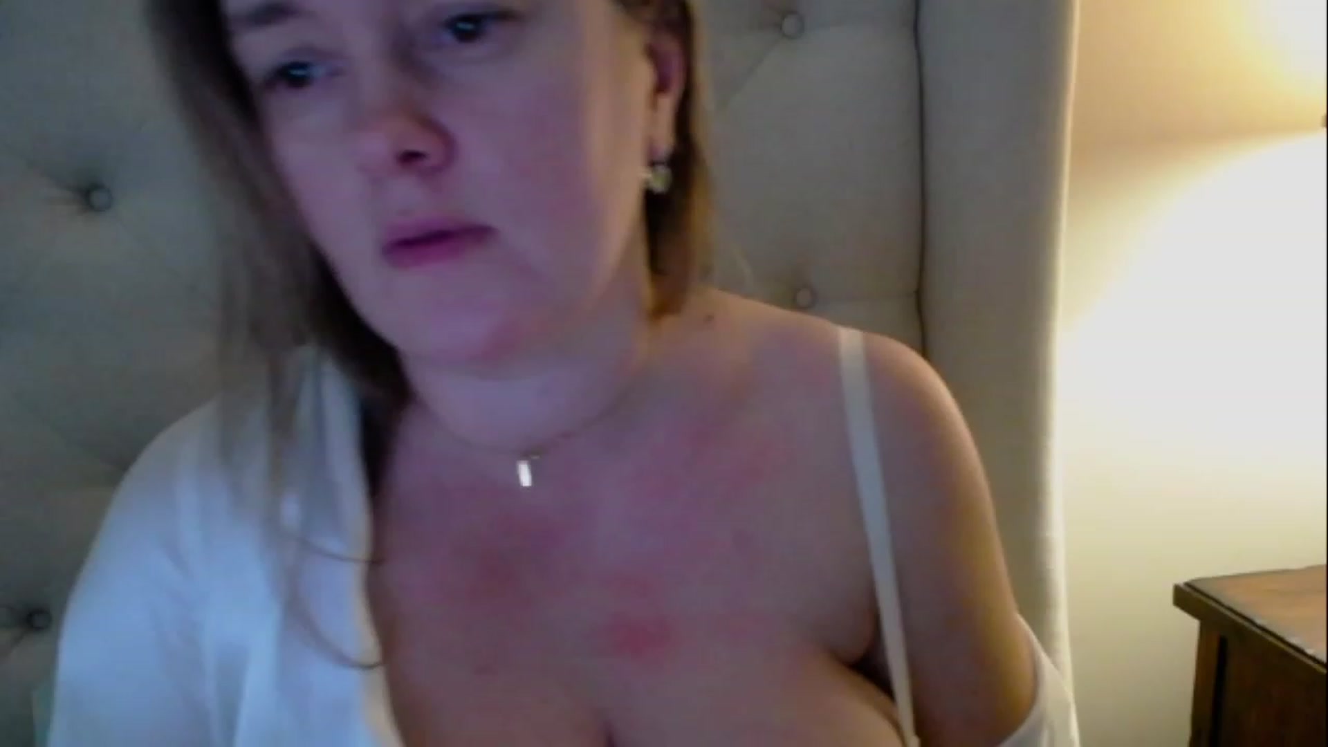 Gallery image thumbnail from J0llye's myfreecams stream on, 03/19/2023, 20:18 image 5 of 20