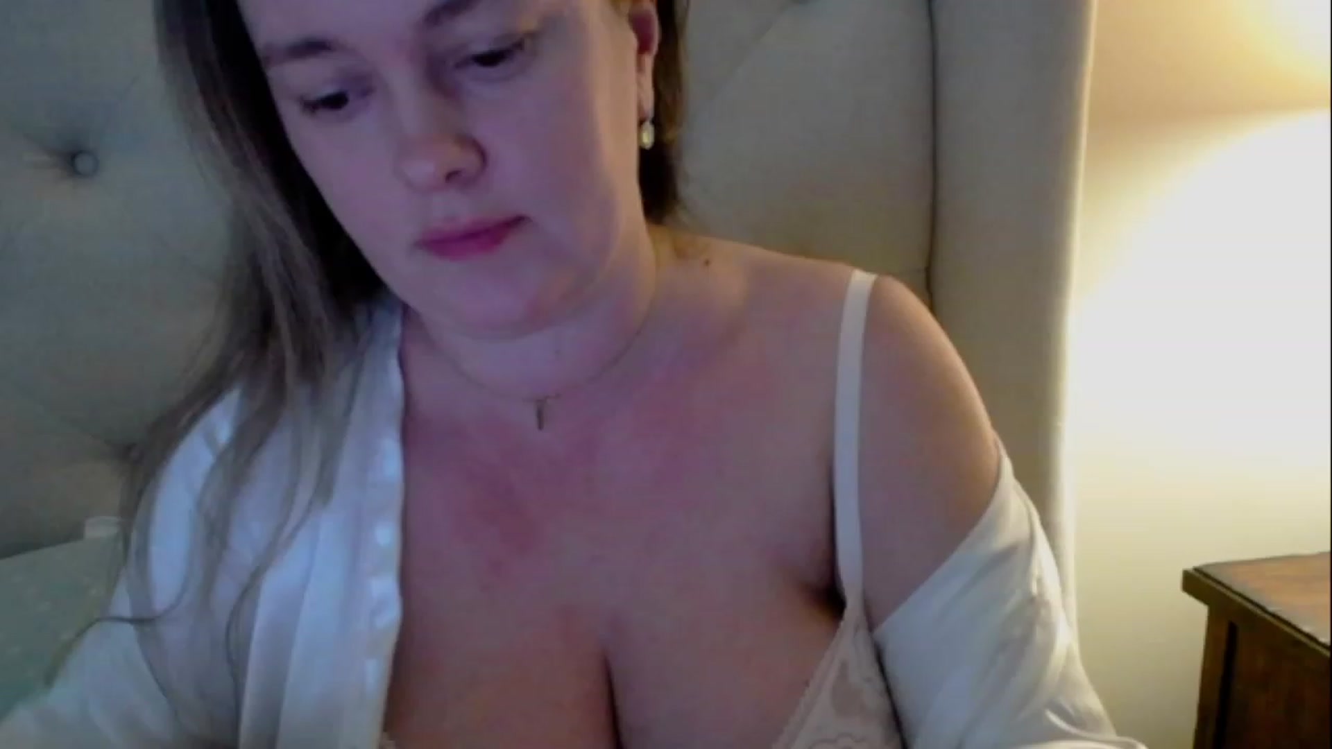 Gallery image thumbnail from J0llye's myfreecams stream on, 03/20/2023, 21:41 image 3 of 20