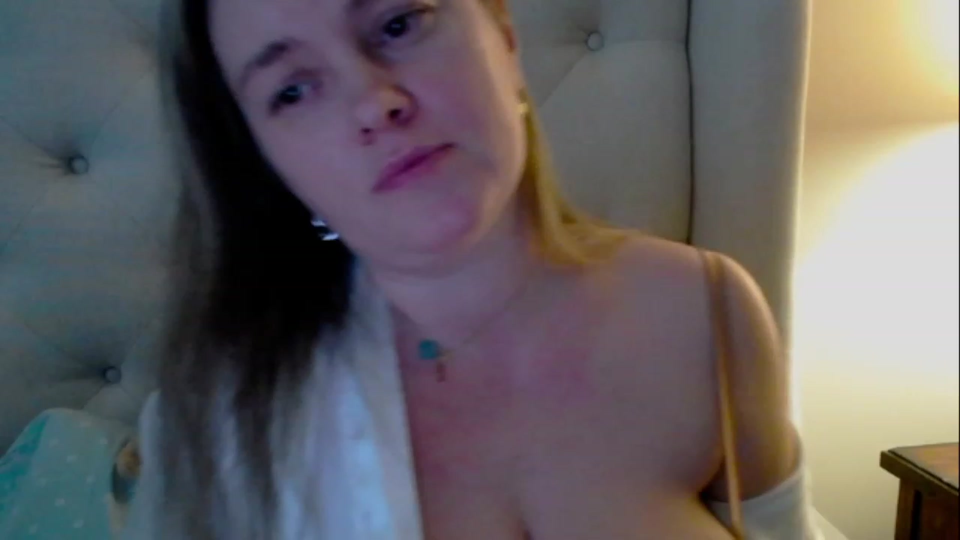 Gallery image thumbnail from J0llye's myfreecams stream on, 03/21/2023, 21:33 image 8 of 20
