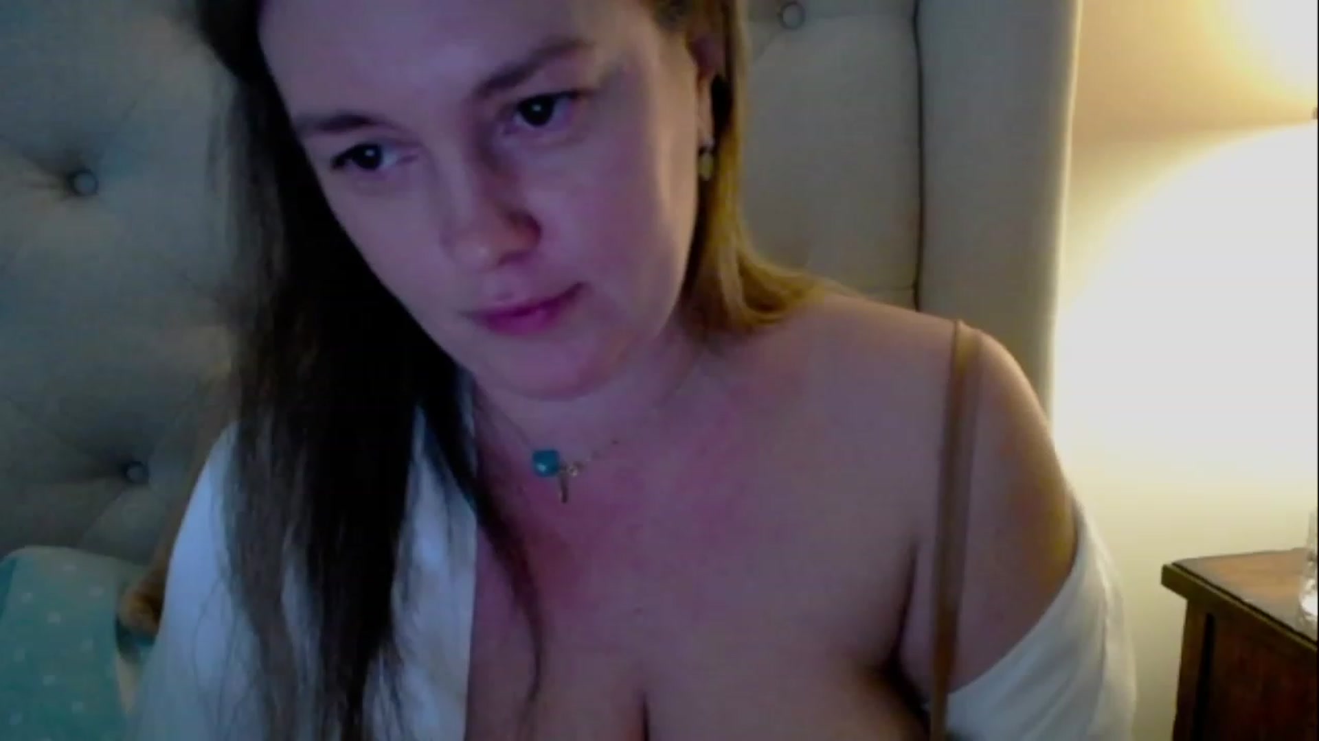 Gallery image thumbnail from J0llye's myfreecams stream on, 03/21/2023, 21:33 image 18 of 20