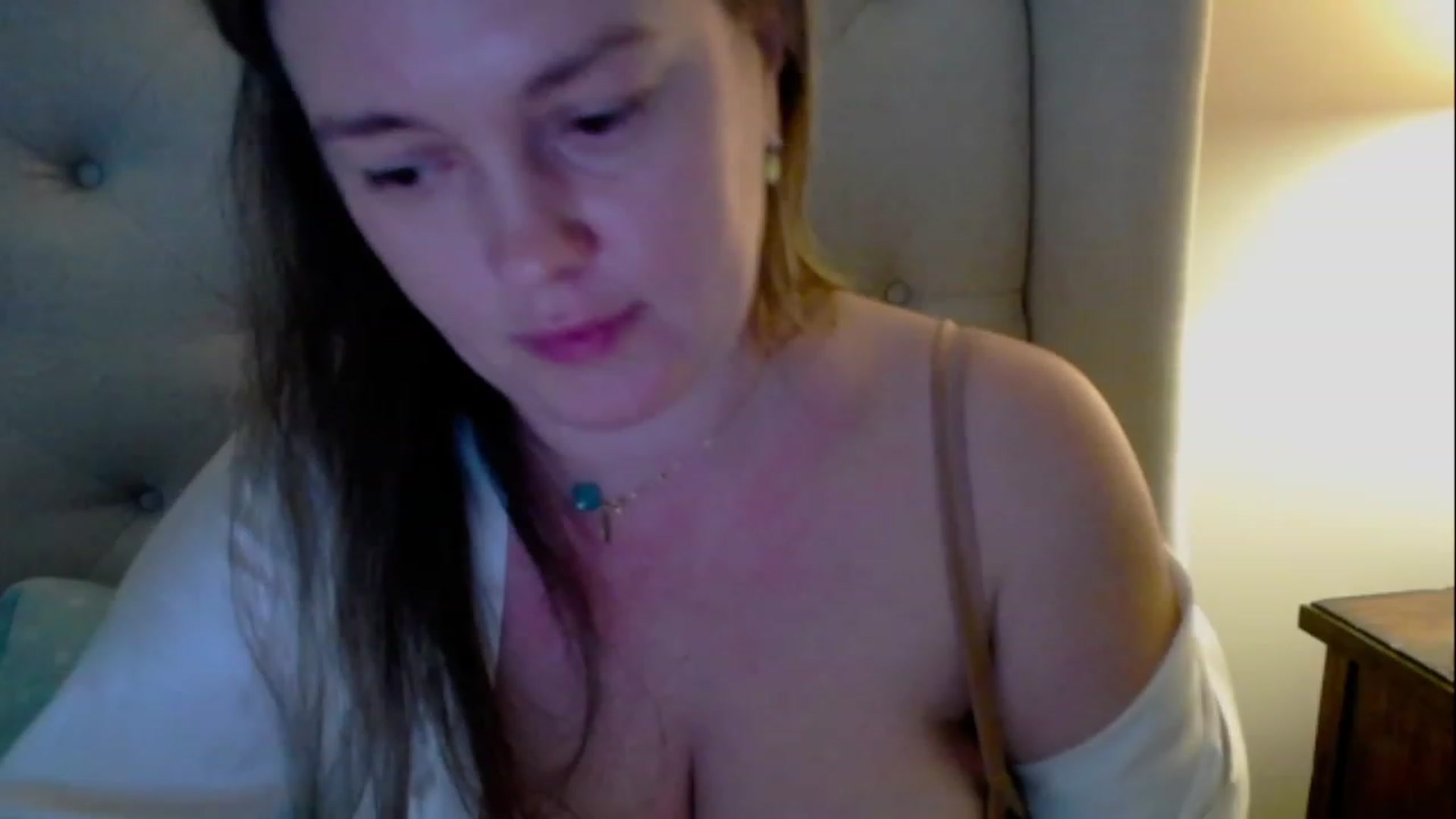 Gallery image thumbnail from J0llye's myfreecams stream on, 03/21/2023, 21:33 image 19 of 20